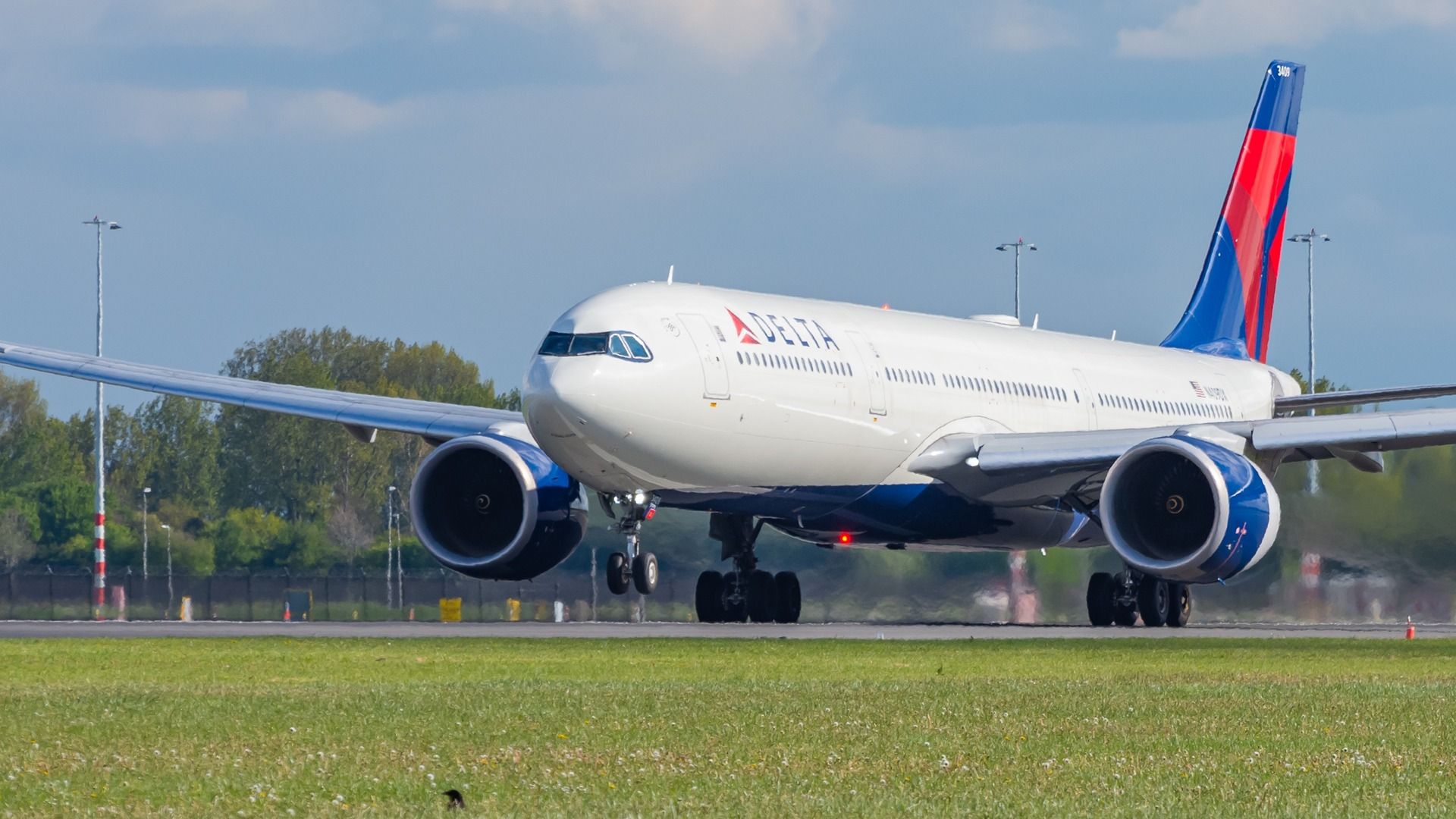 Delta Air Lines Airbus A330-900neo just touching down