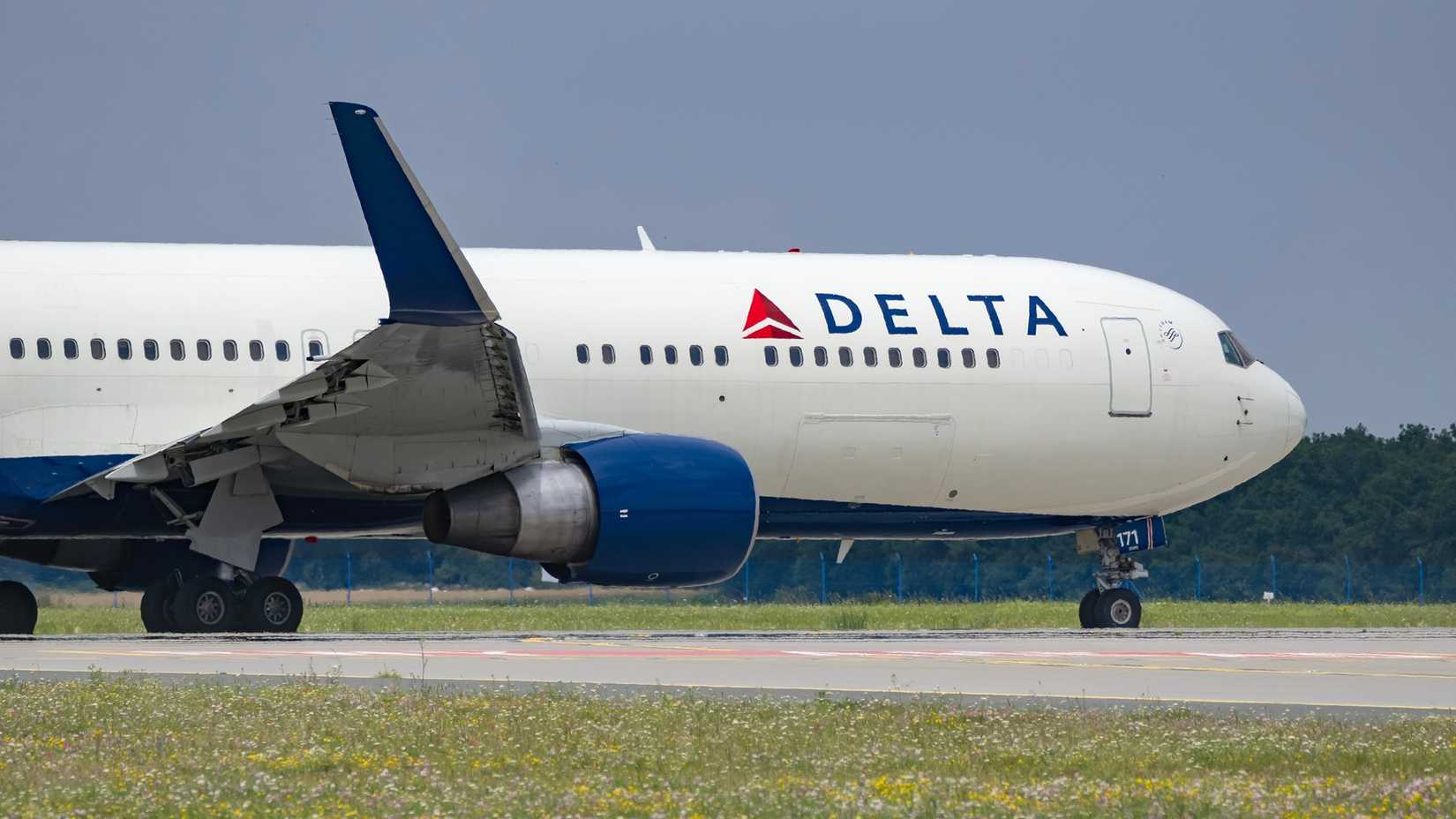 A Delta Air Lines Boeing 767-300 taxiing
