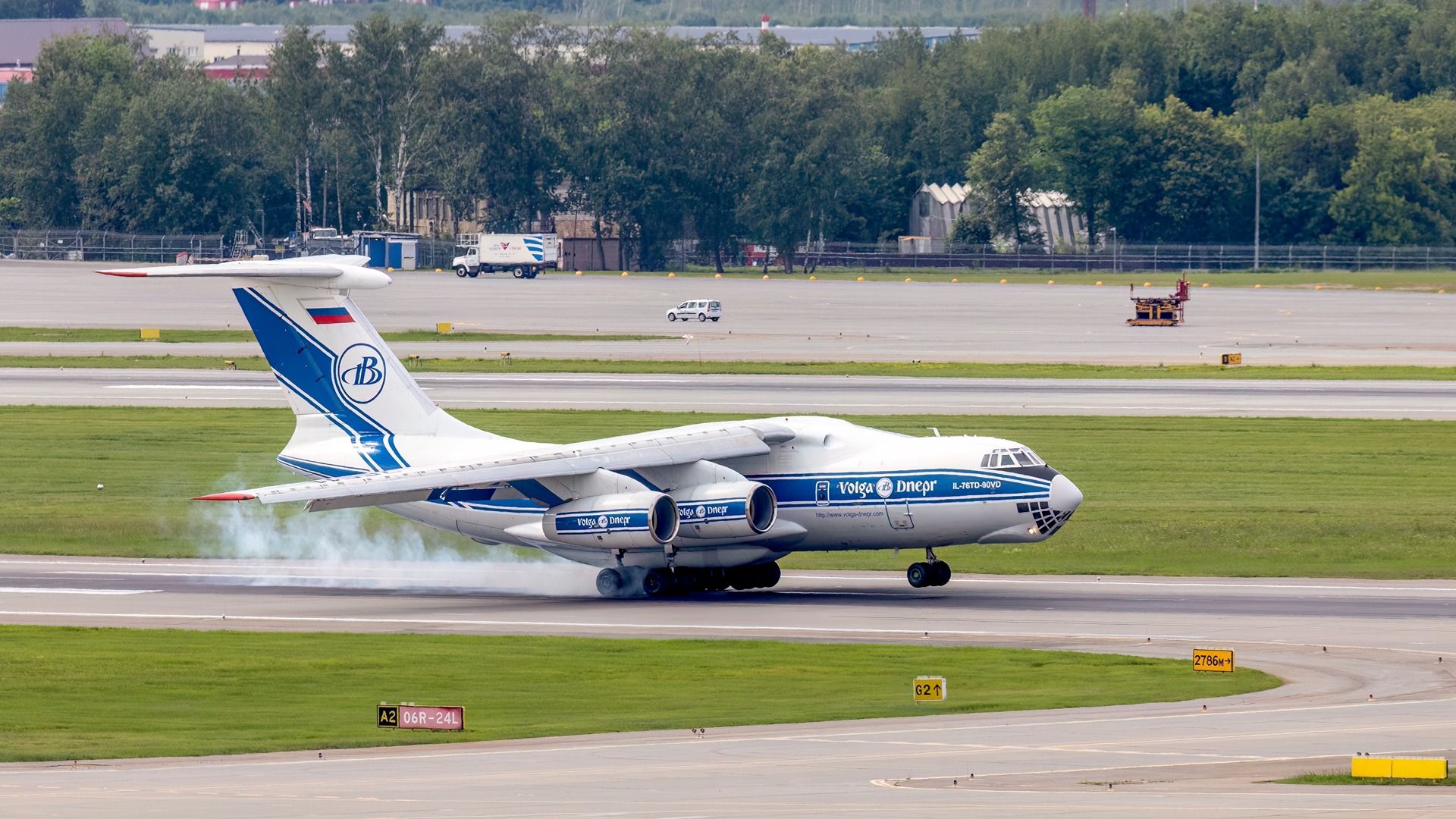 貨物機模型　VOLGA DNEPR　IL76TD-90VD　1/200　　さ Witty WiWitty Wings Volga-Dnepr Airlines Ilyushin IL-76TD