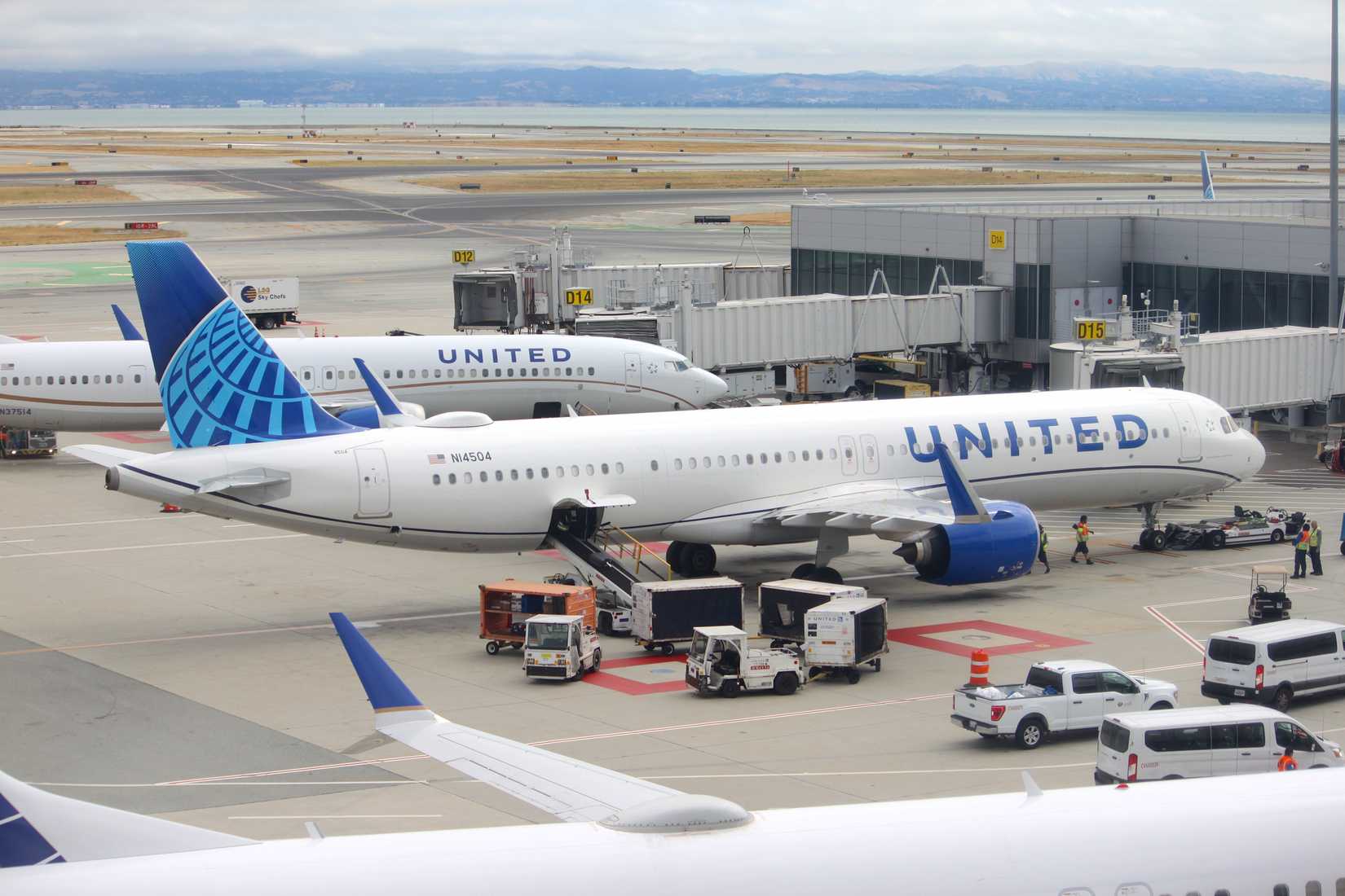 United Airlines A321 Preparing for Departure at Gate at San Francisco International Airport