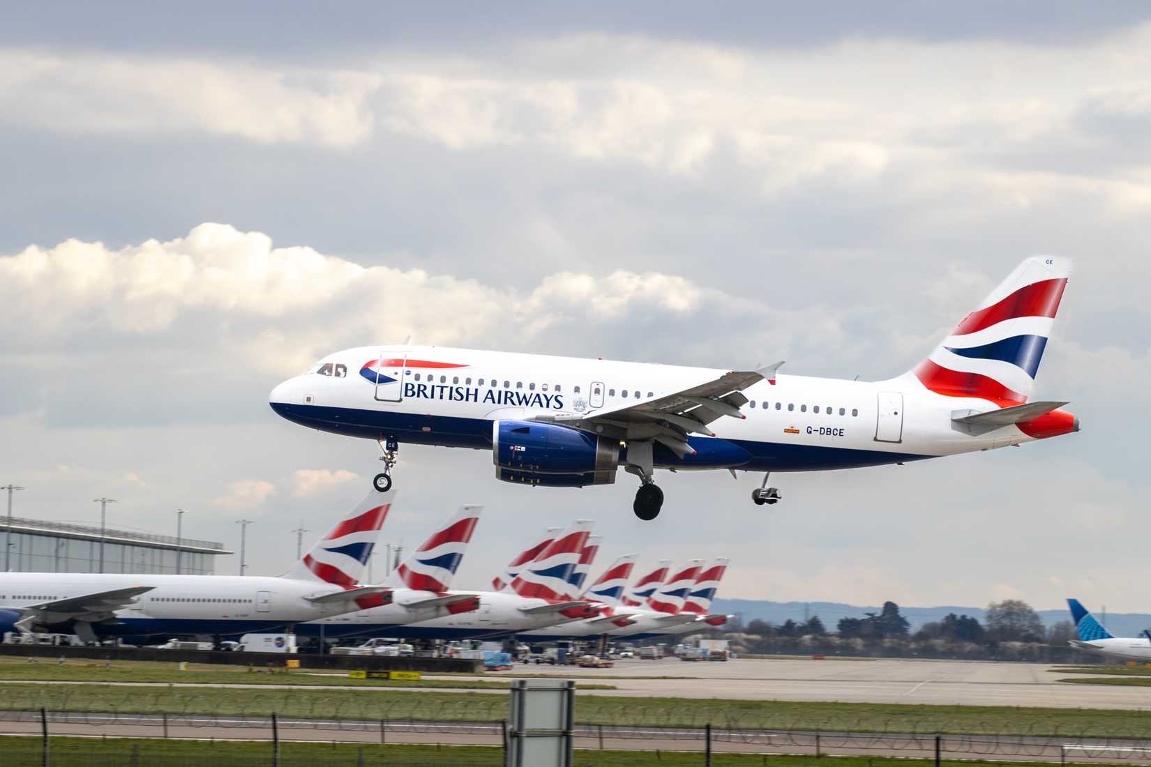 British Airways Airbus A319 landing at London Heathrow