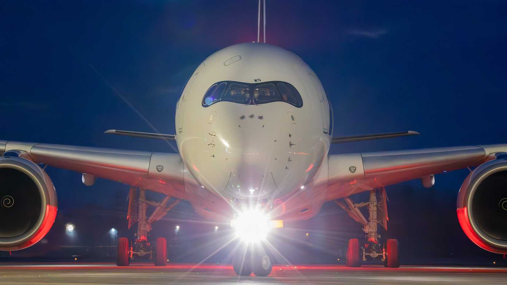 Airbus A350 taxi light