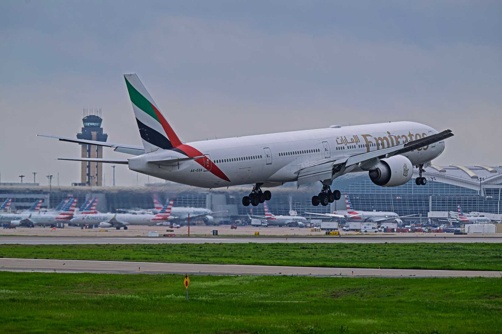  Emirates Airlines Boeing 777-300 A6-EQA arrival into DFW Intl Airport on Easter Morning