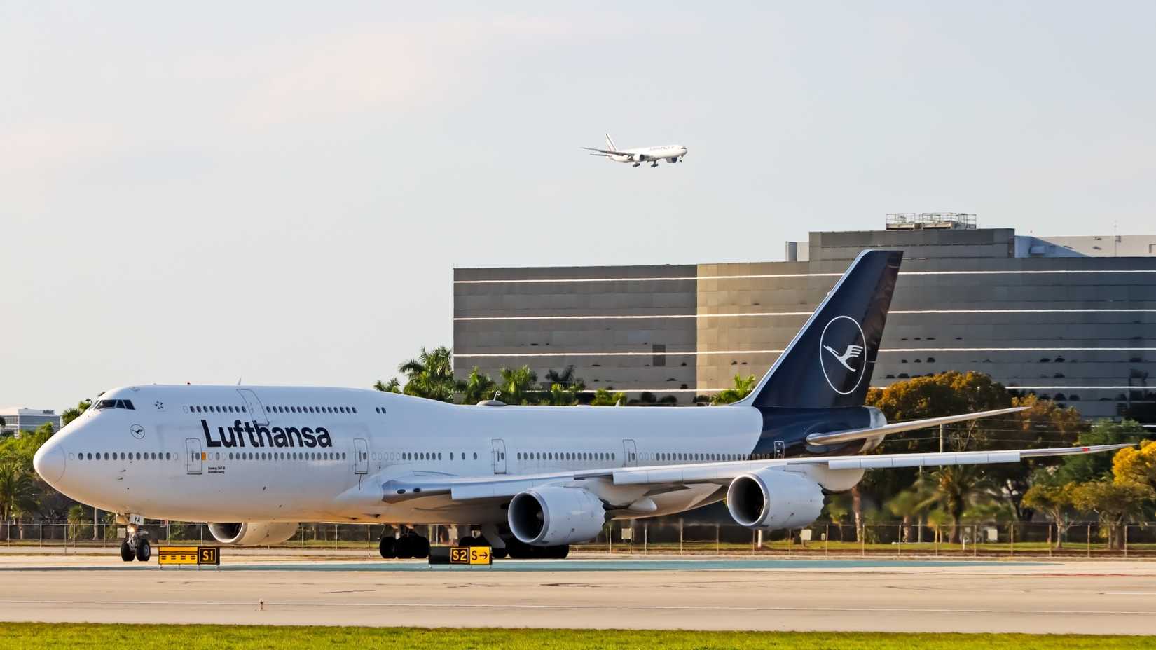 Lufthansa Boeing 747 Taxiing