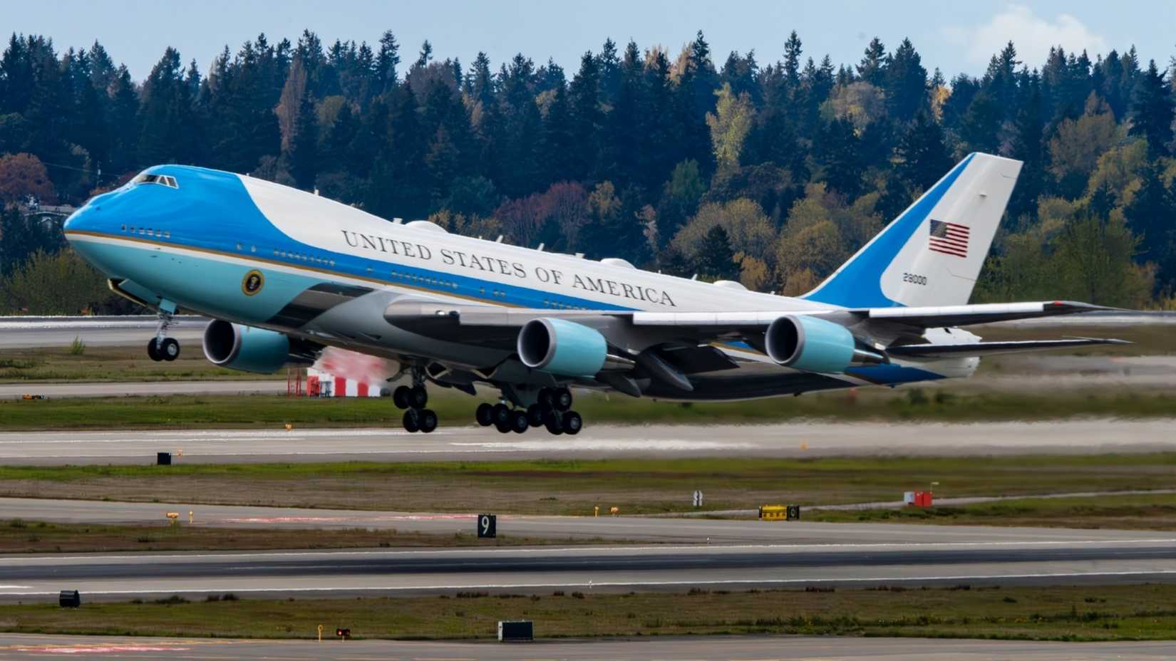 Boeing 747 Air Force One Departing Seattle