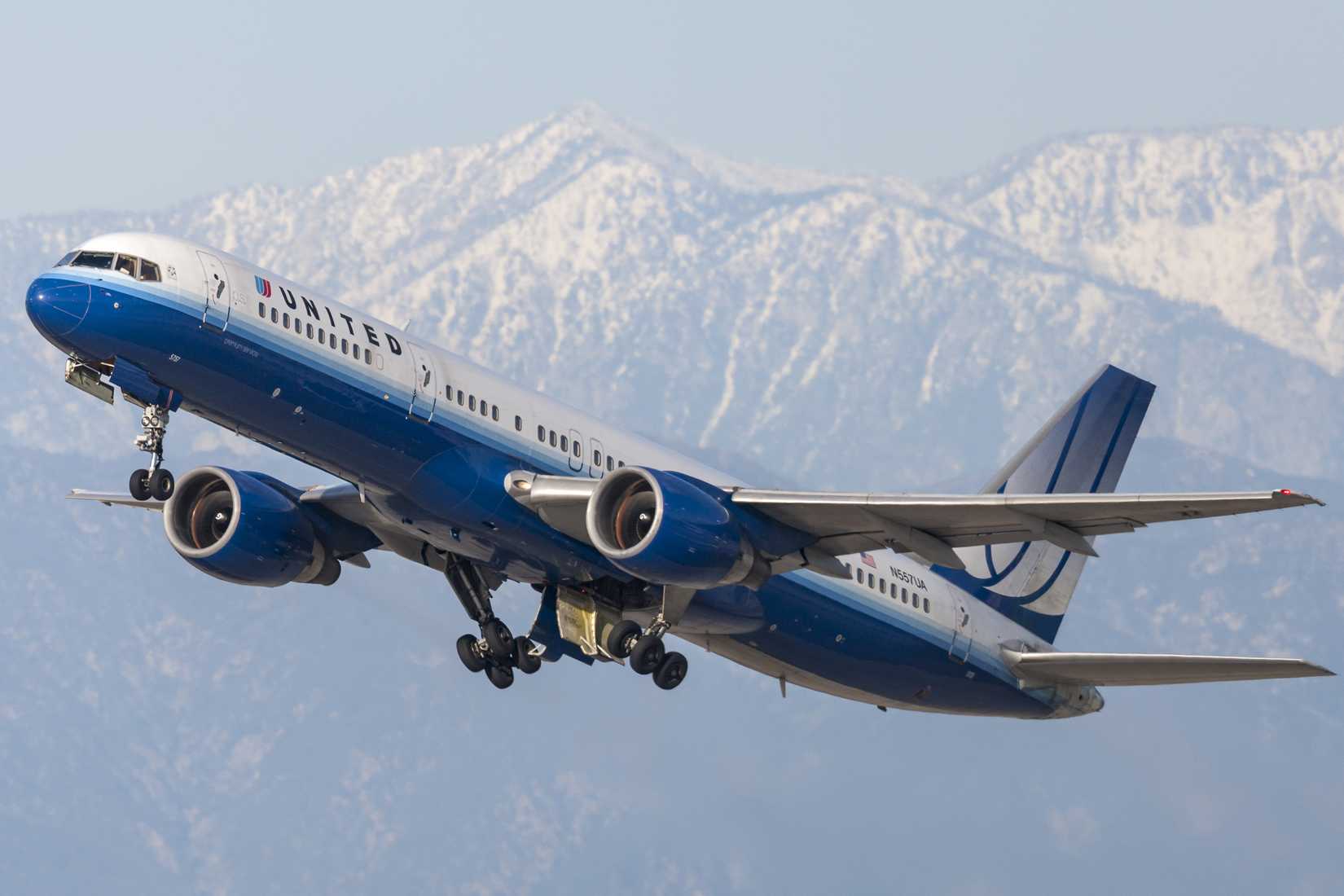 United 757-222 N557UA
