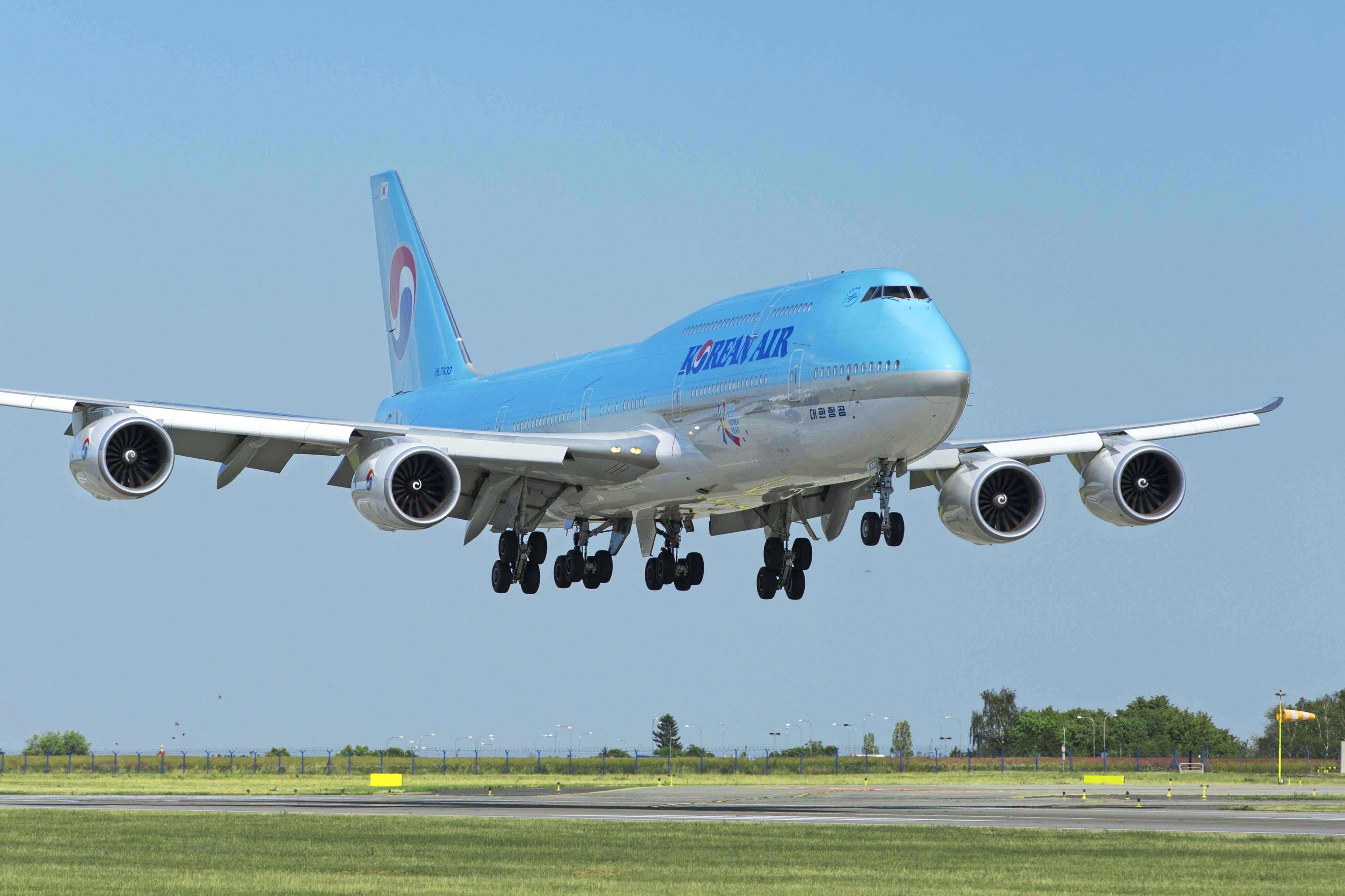 Ex-Korean Air Boeing 747-8 Lands In Hamburg For Potential USAF