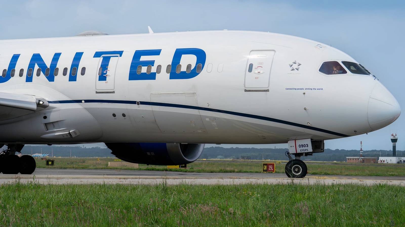 Which US and Canadian Airports Offer Up to 110 Daily Flights to Europe This October?