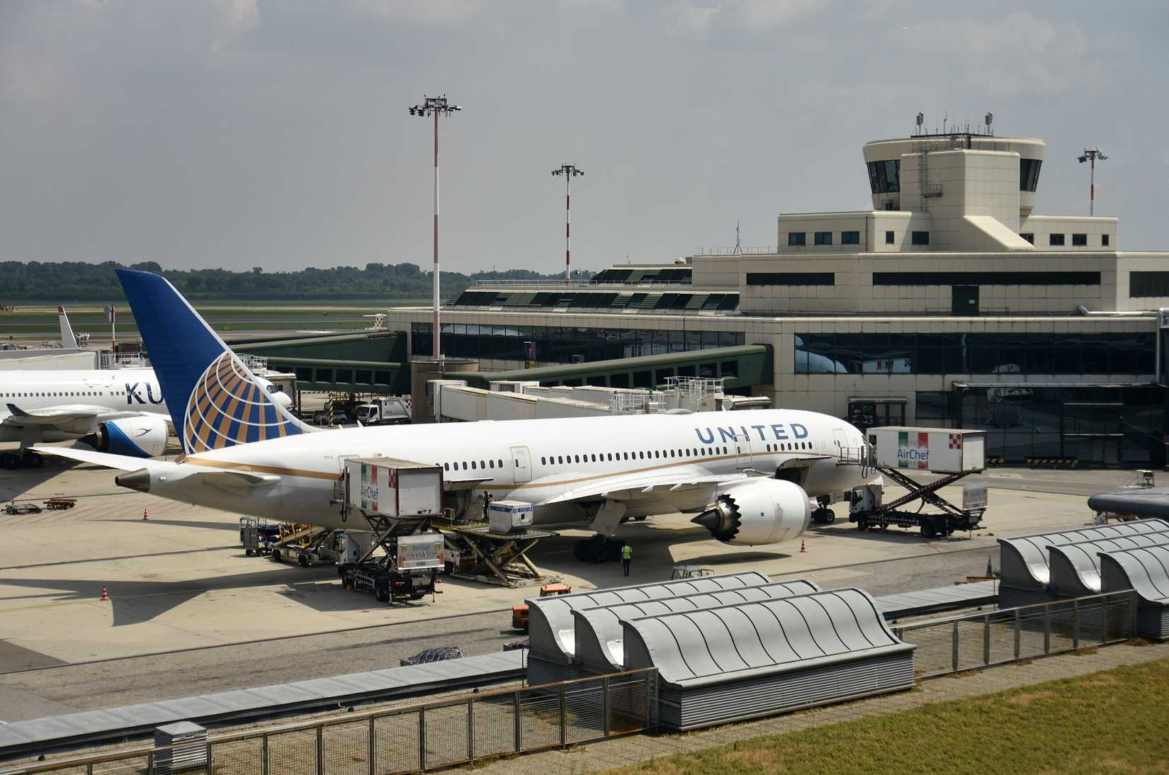 United Airlines Boeing 787-8 N28912 at Milan Malpensa Airport, Italy