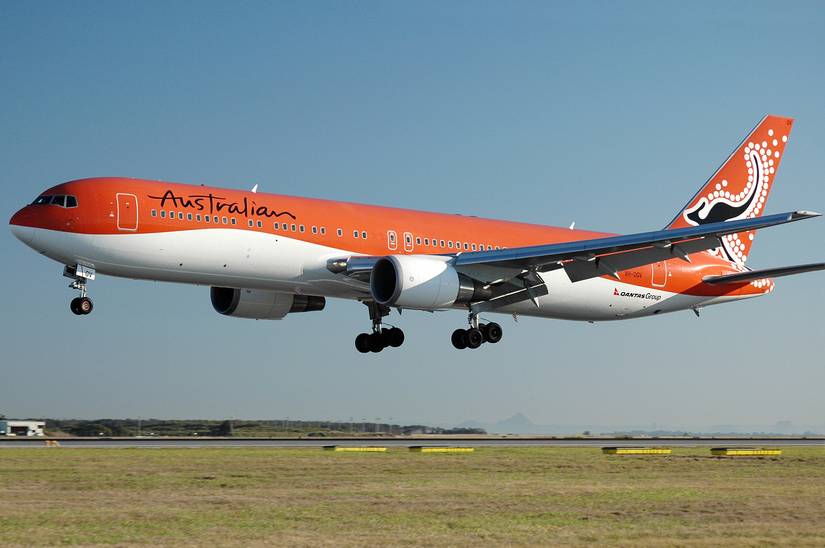 Australian Airlines Boeing 767 Landing