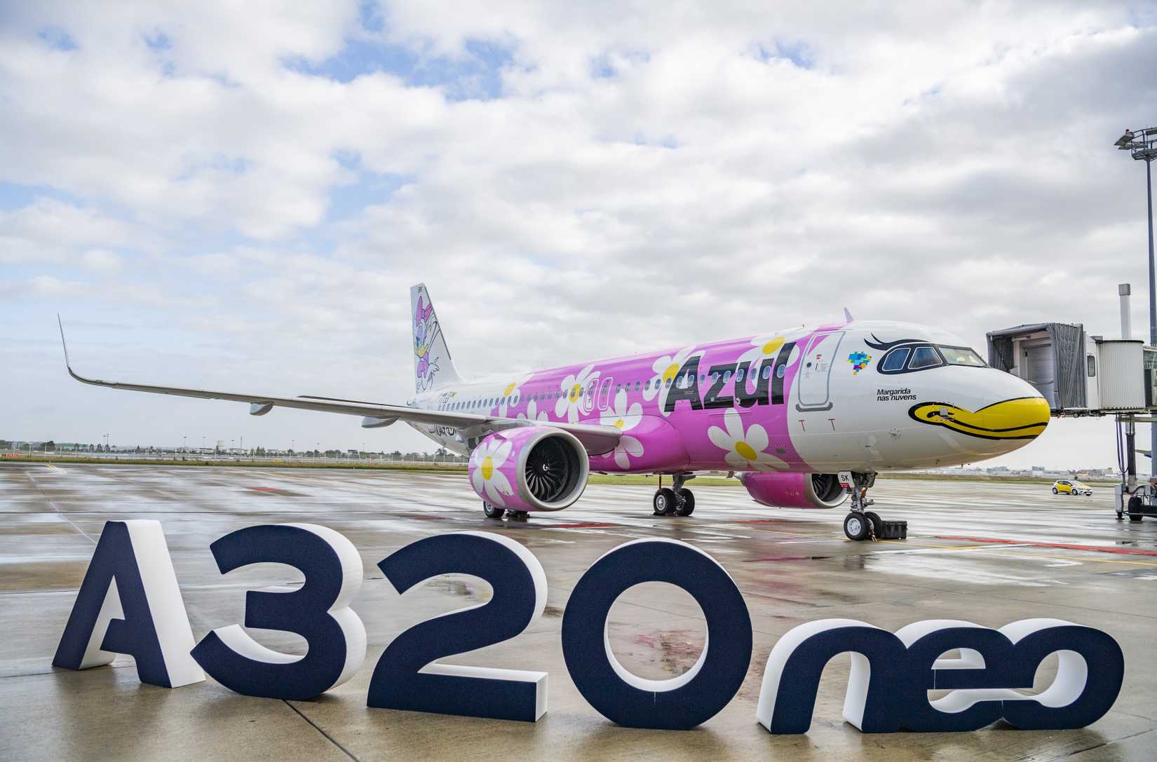 A320neo Azul daisy MSN11133 on ground - celebration day
