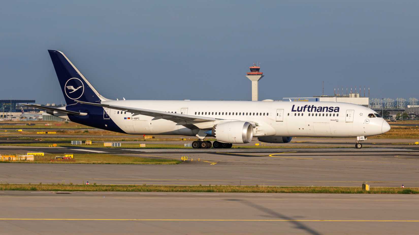 Lufthansa Airlines Boeing 787-9 aircraft on the runway 