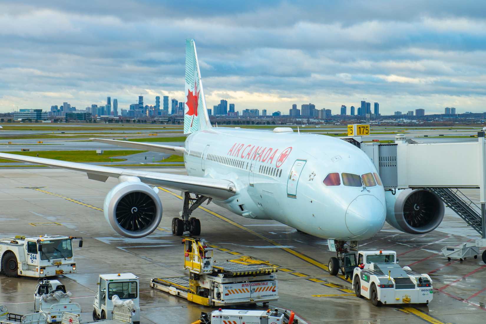 Air Canada Boeing 787-8 Dreamliner C-GHPU at Toronto Pearson International Airport (YYZ).