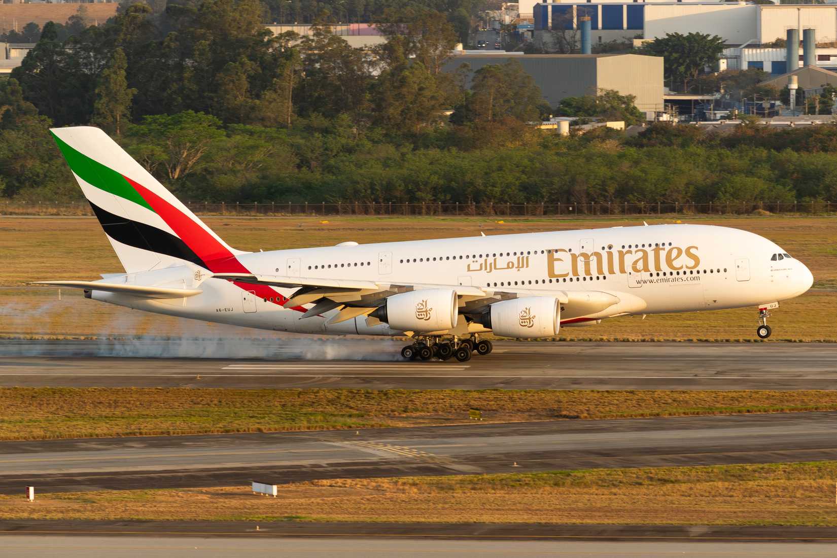 Airbus A380 Emirates landing at Sao Paulo