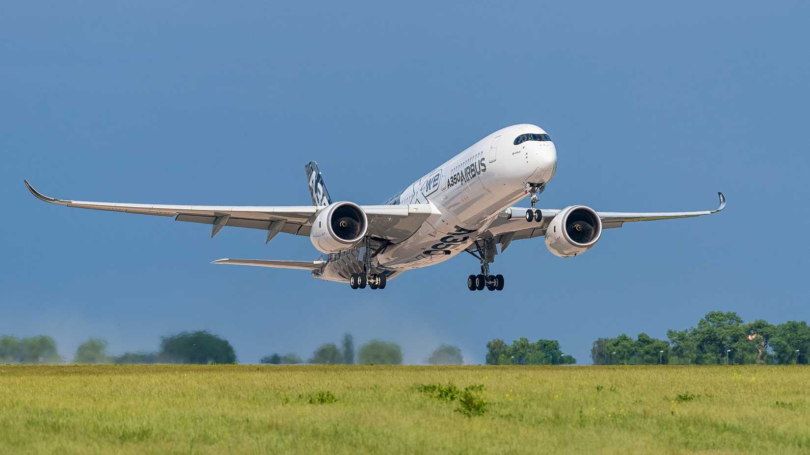 Airbus A350-941 with Trent XWB