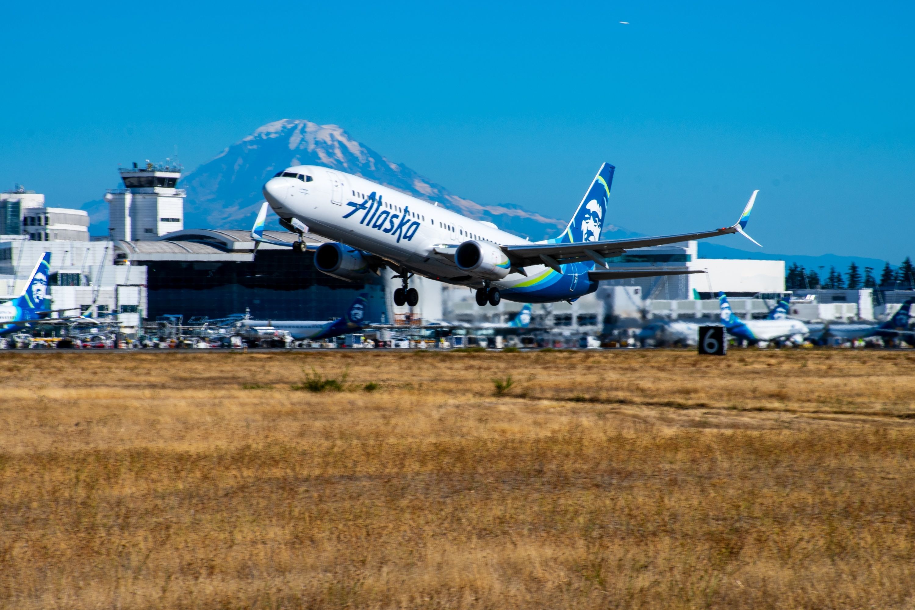 Alaska Airlines Boeing 737-900ER Lifting Off In Front of Mount Rainier, Seattle-Tacoma International Airport