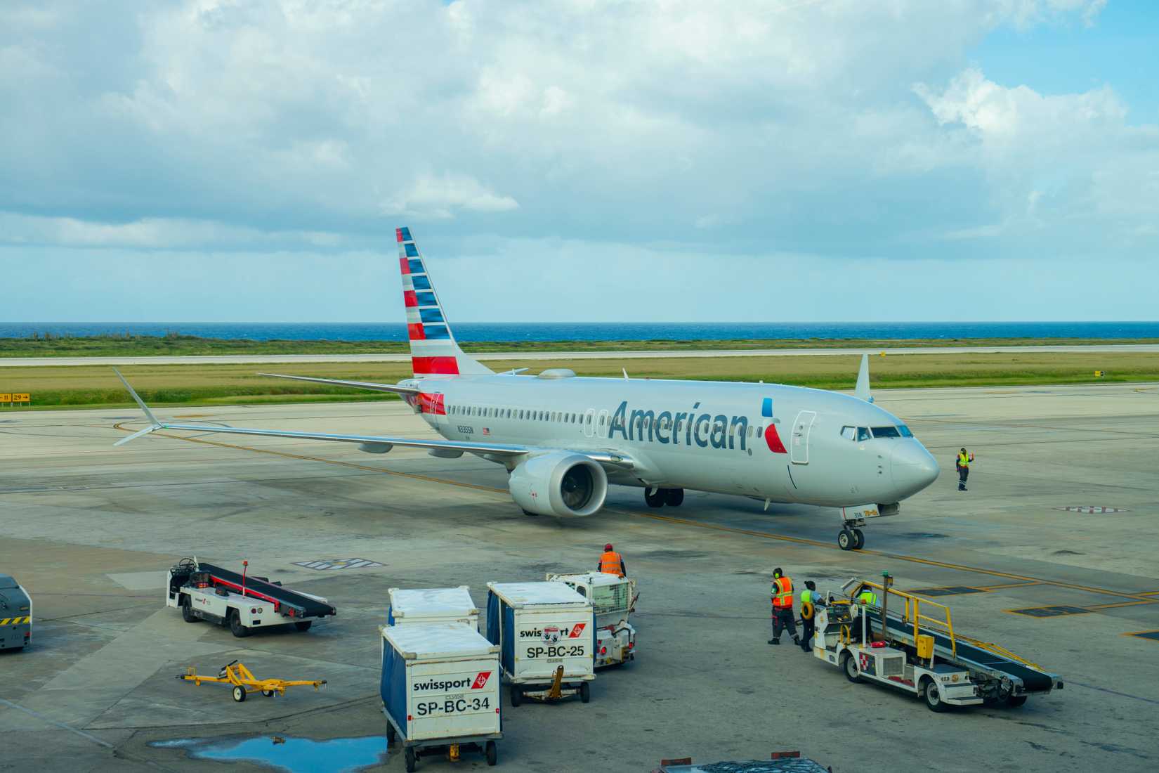 American Airlines Boeing 737-8 MAX N335SN at Curacao Hato International Airport (CUR),