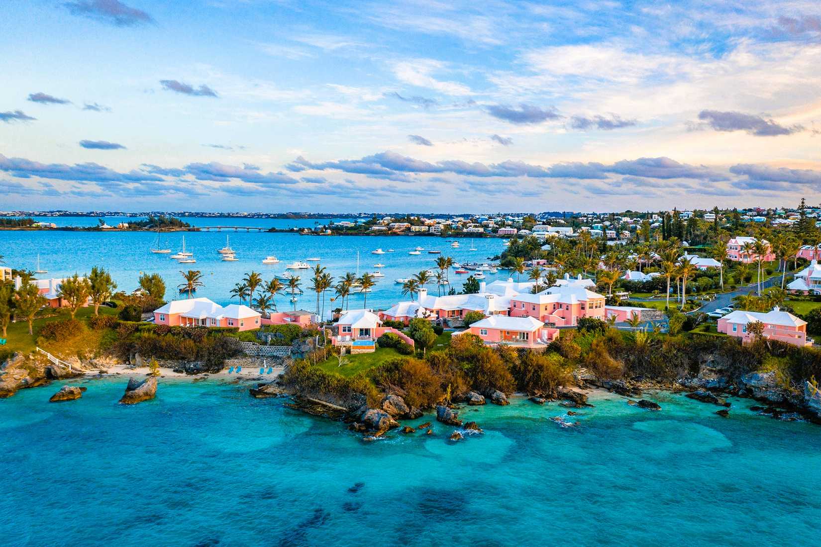 Bermuda landscape with houses and sea
