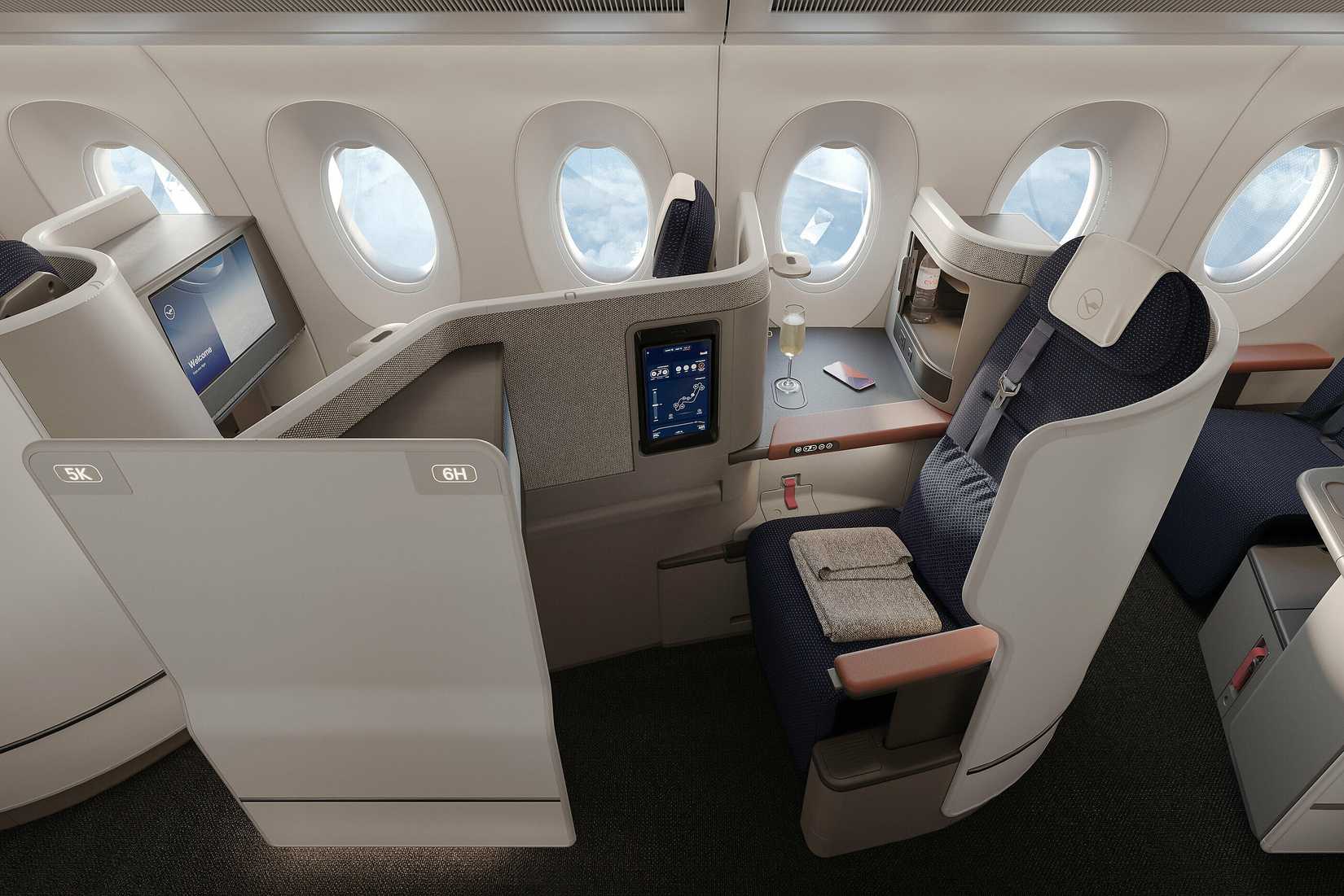 Lufthansa Allegris Business Class suite