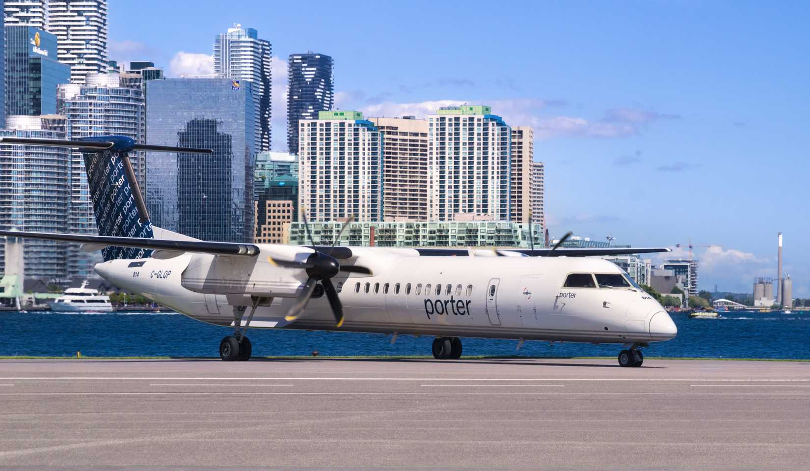 De Havilland Canada Dash 8 Q400 turboprop airliner of Porter Airlines.