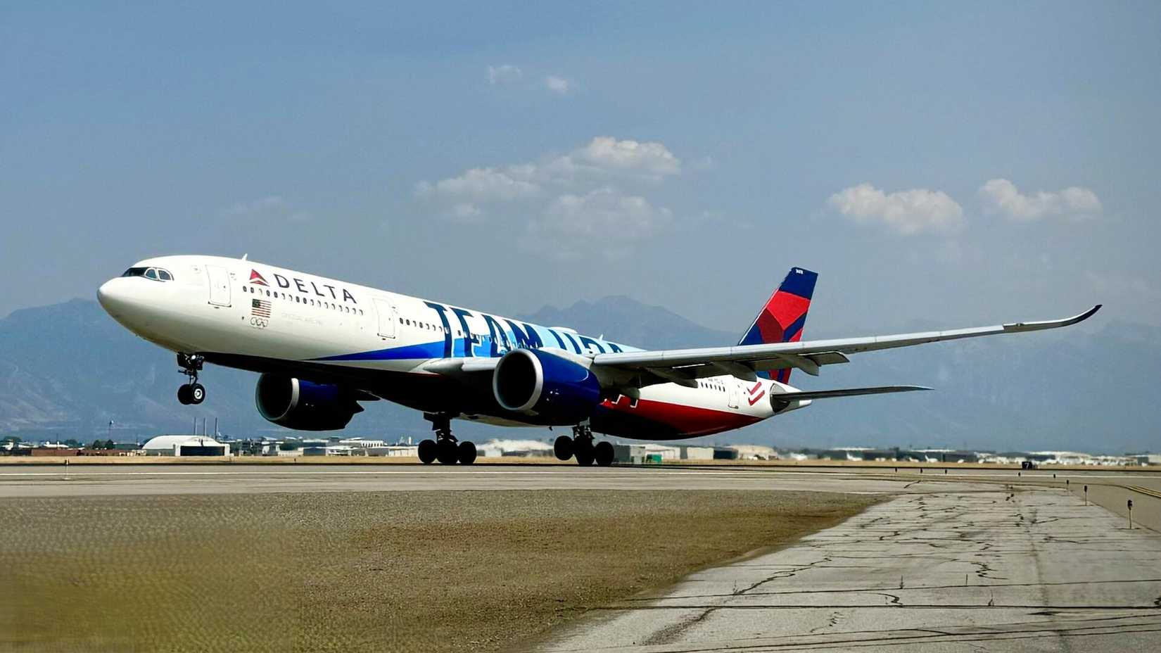 Delta A330-900 taking off