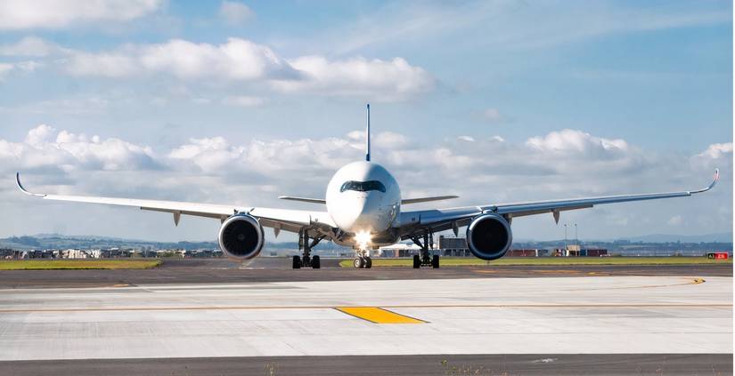 Delta A350-900 on the ground ahead of departure