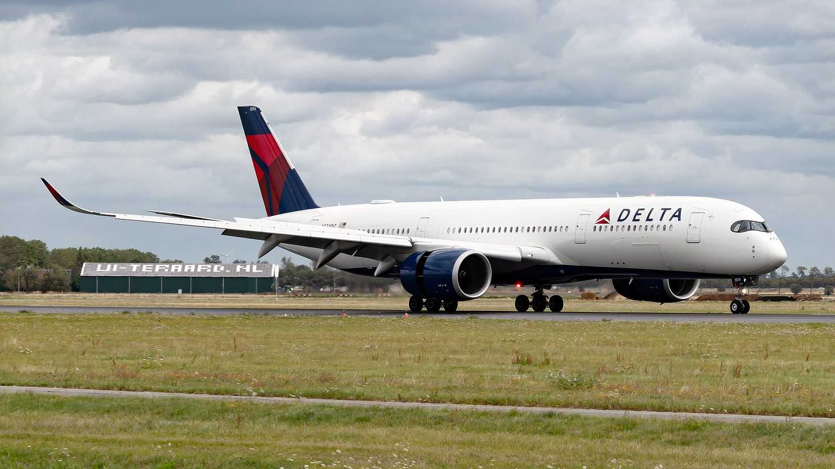 Delta Air Lines Airbus A350-900 before it was reconfigured into a 275-seat layout (1)