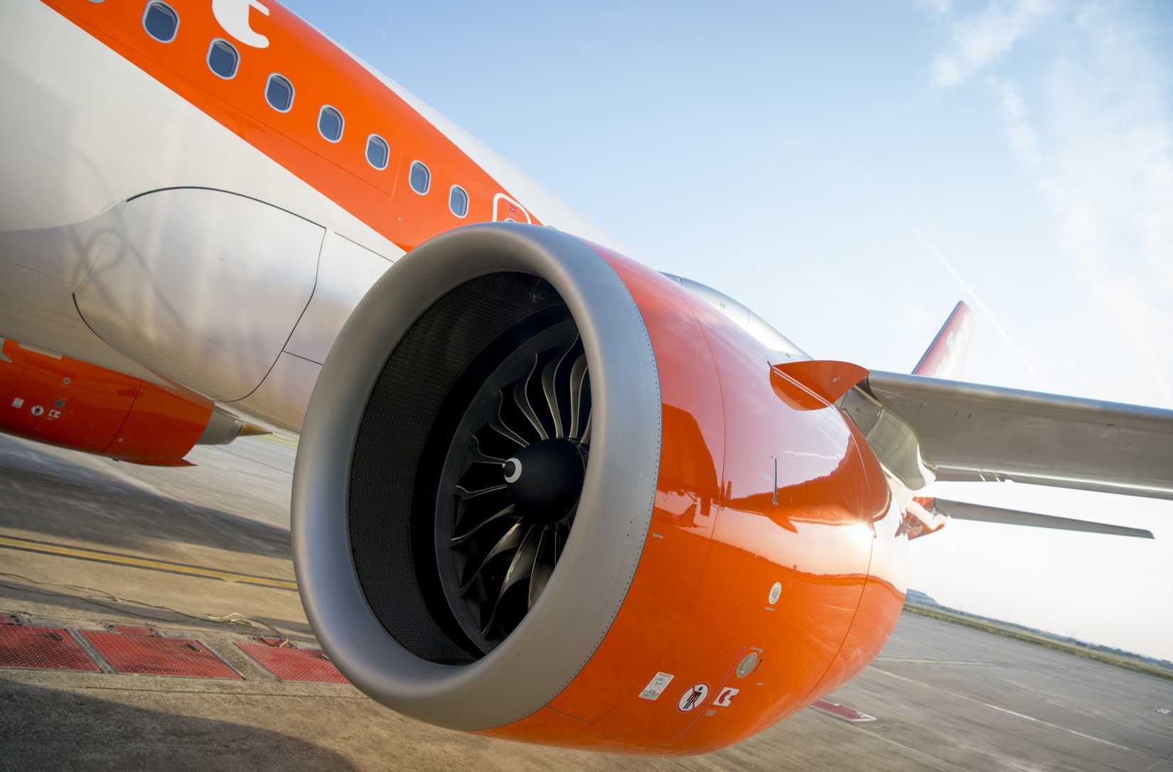 easyJet First A320neo delivery