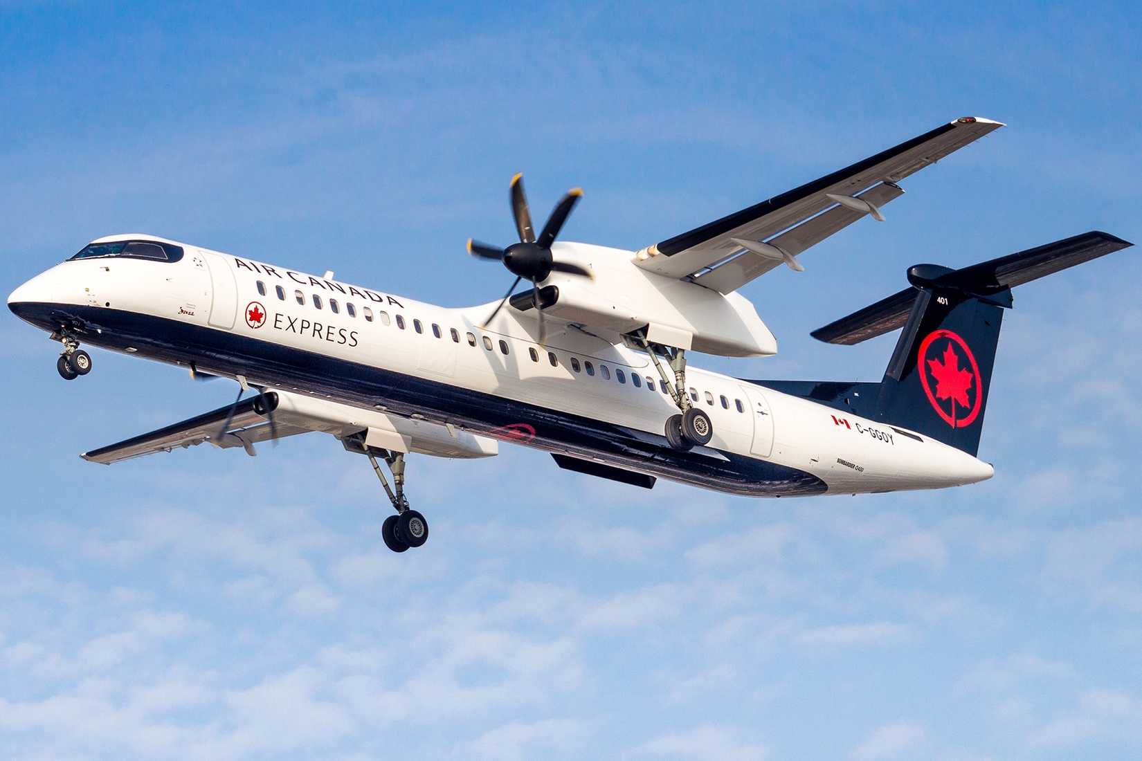 Air Canada De Haviland Dash 8-400 flying overhead