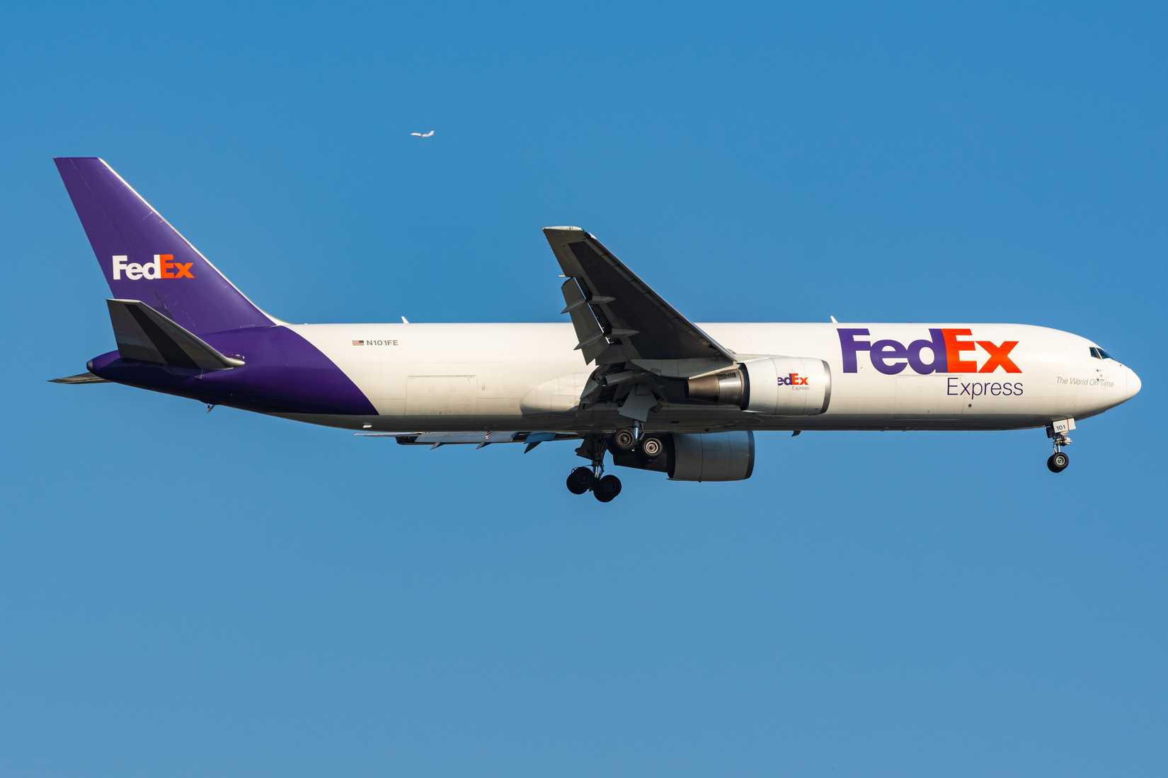 FedEx Boeing 767-300F Minh K Tran Shutterstock-1