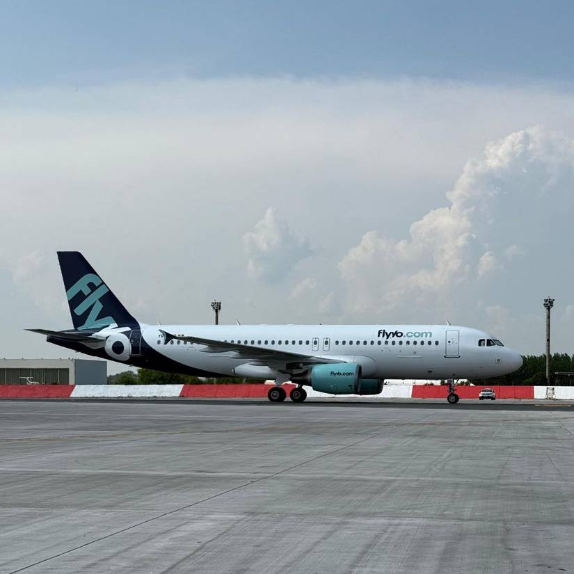 Flyyon Airbus A320 taxiing on apron