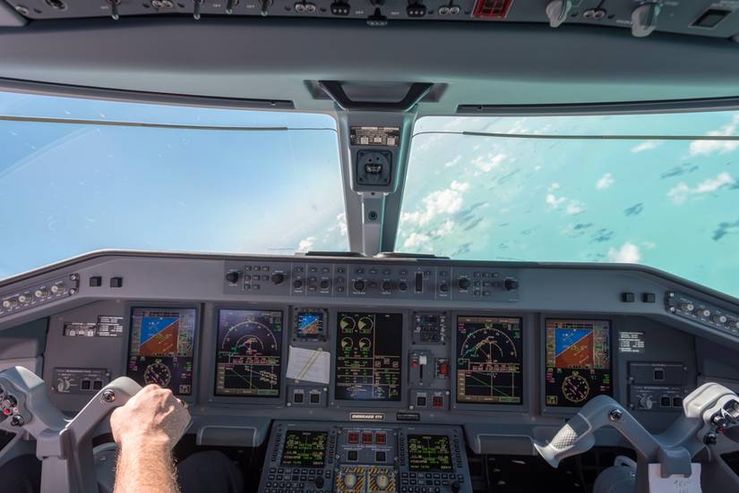 Envoy Air Embraer Cockpit