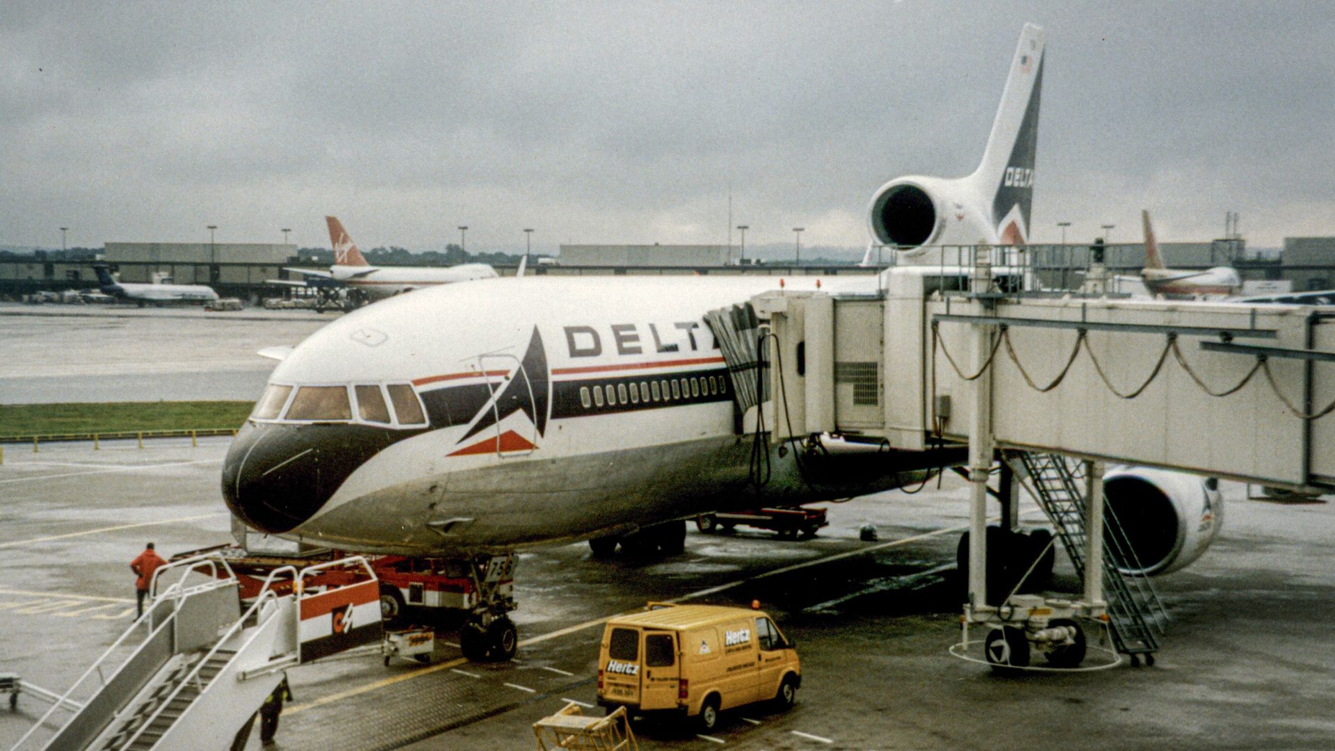 Lockheed Vs. McDonnell Douglas: Which Commercial Aircraft Manufacturer Was More Popular?