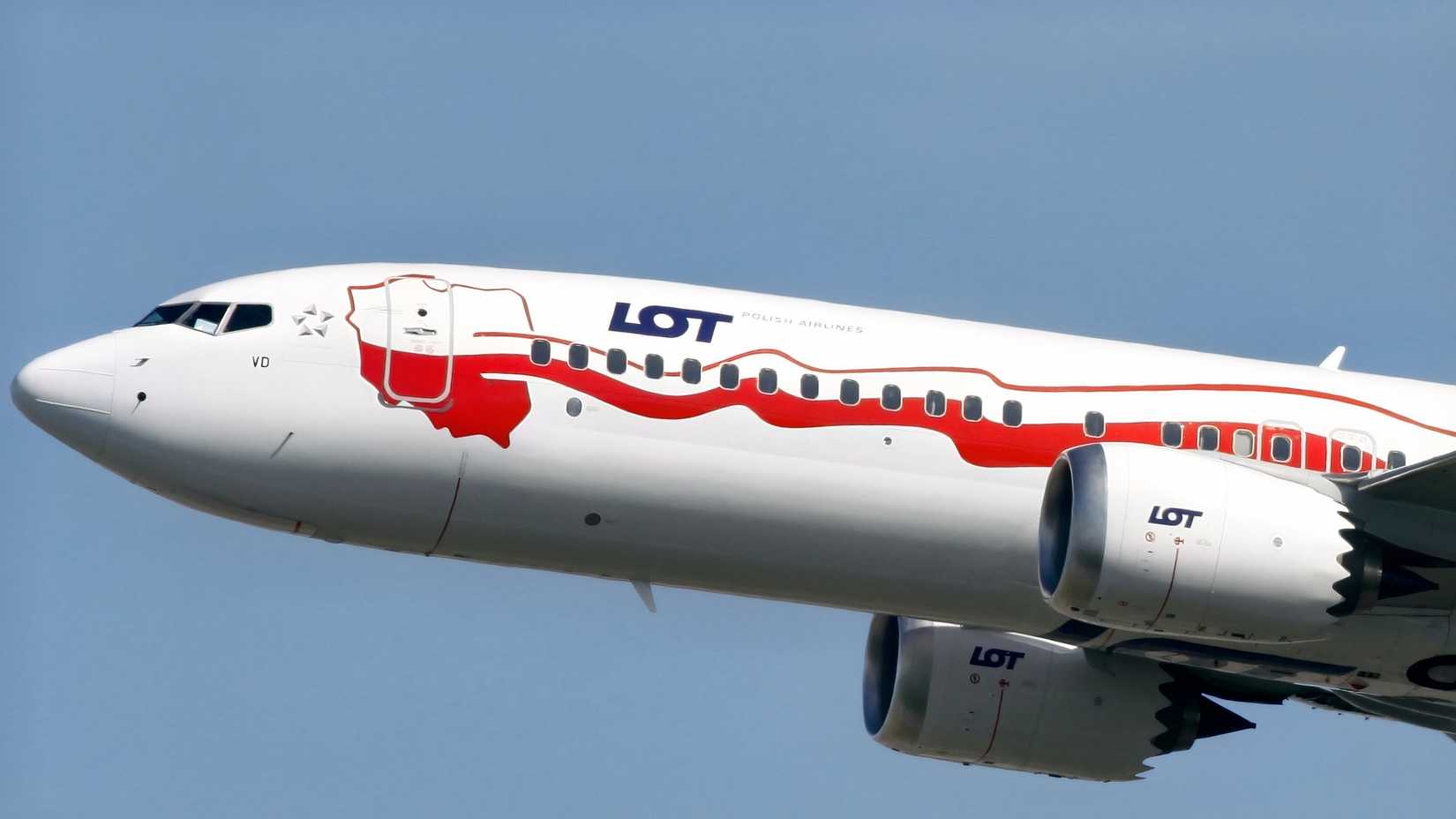 LOT Polish Boeing 737 MAX 8 on initial climb after departure1