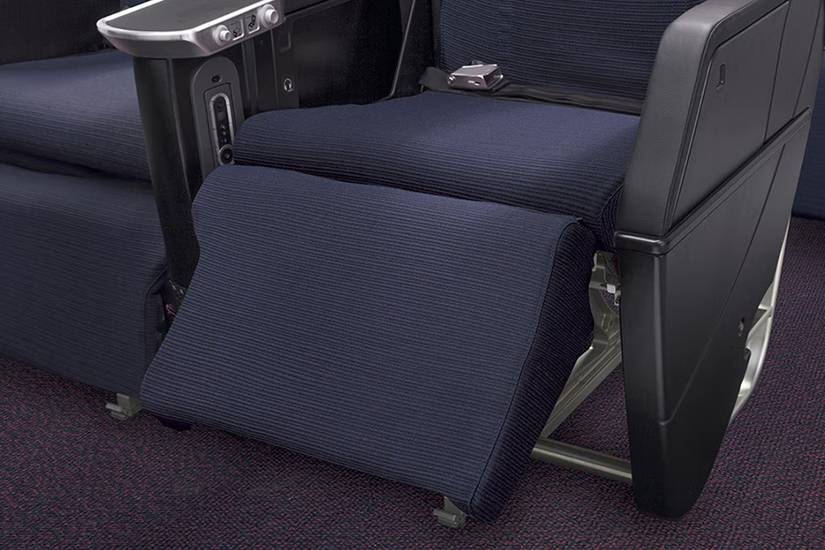 premium economy seat Japan Airlines