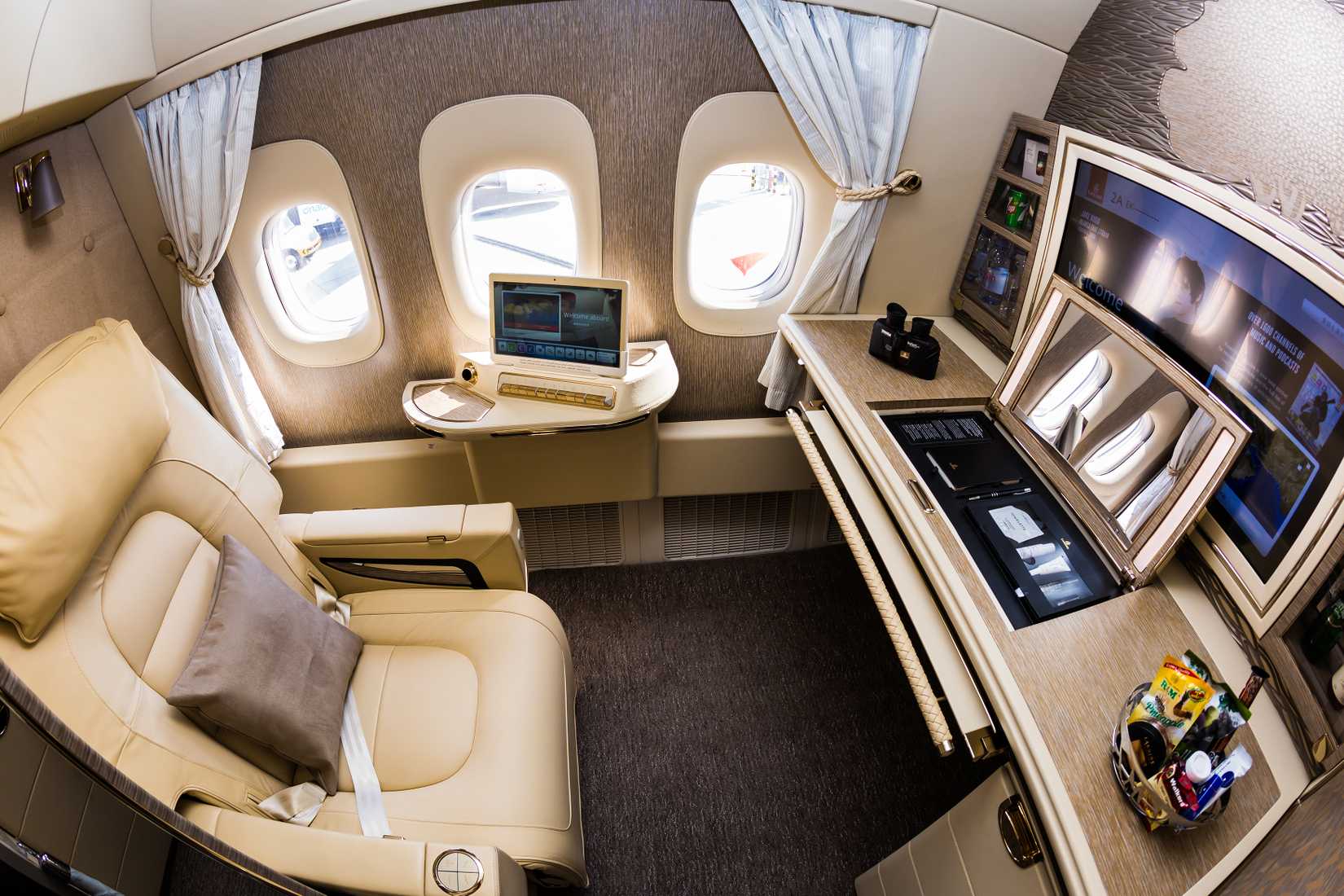 Емірейтс Боїнг 777 першого класу