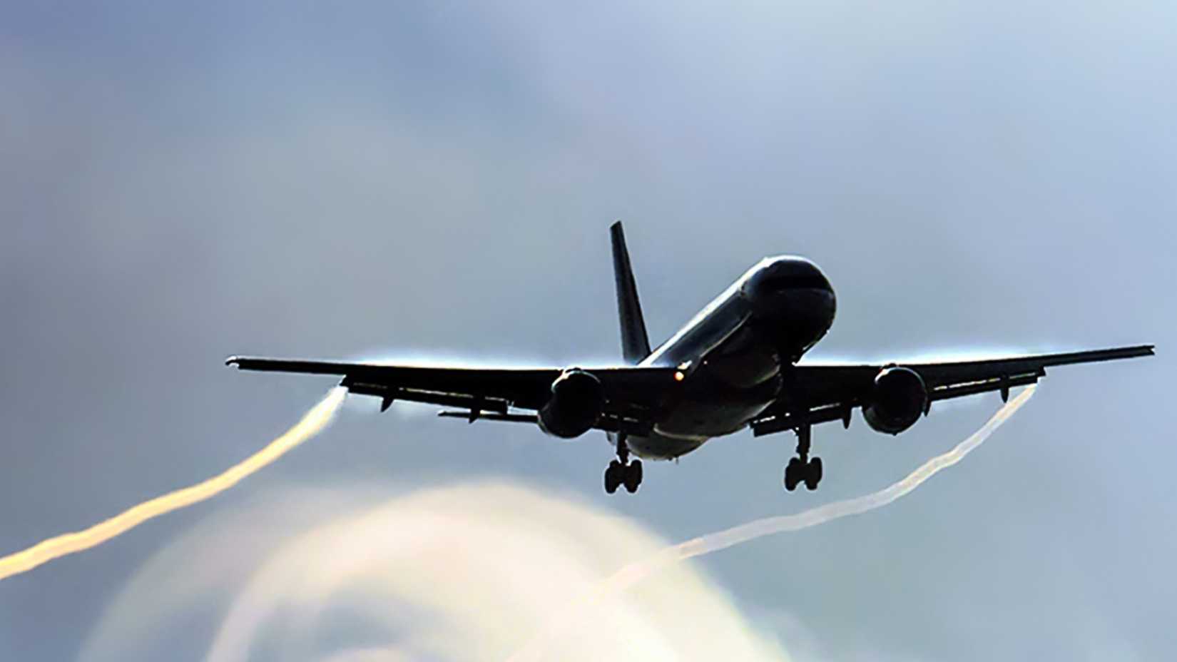 Boeing 757 Flying Through Turbulence