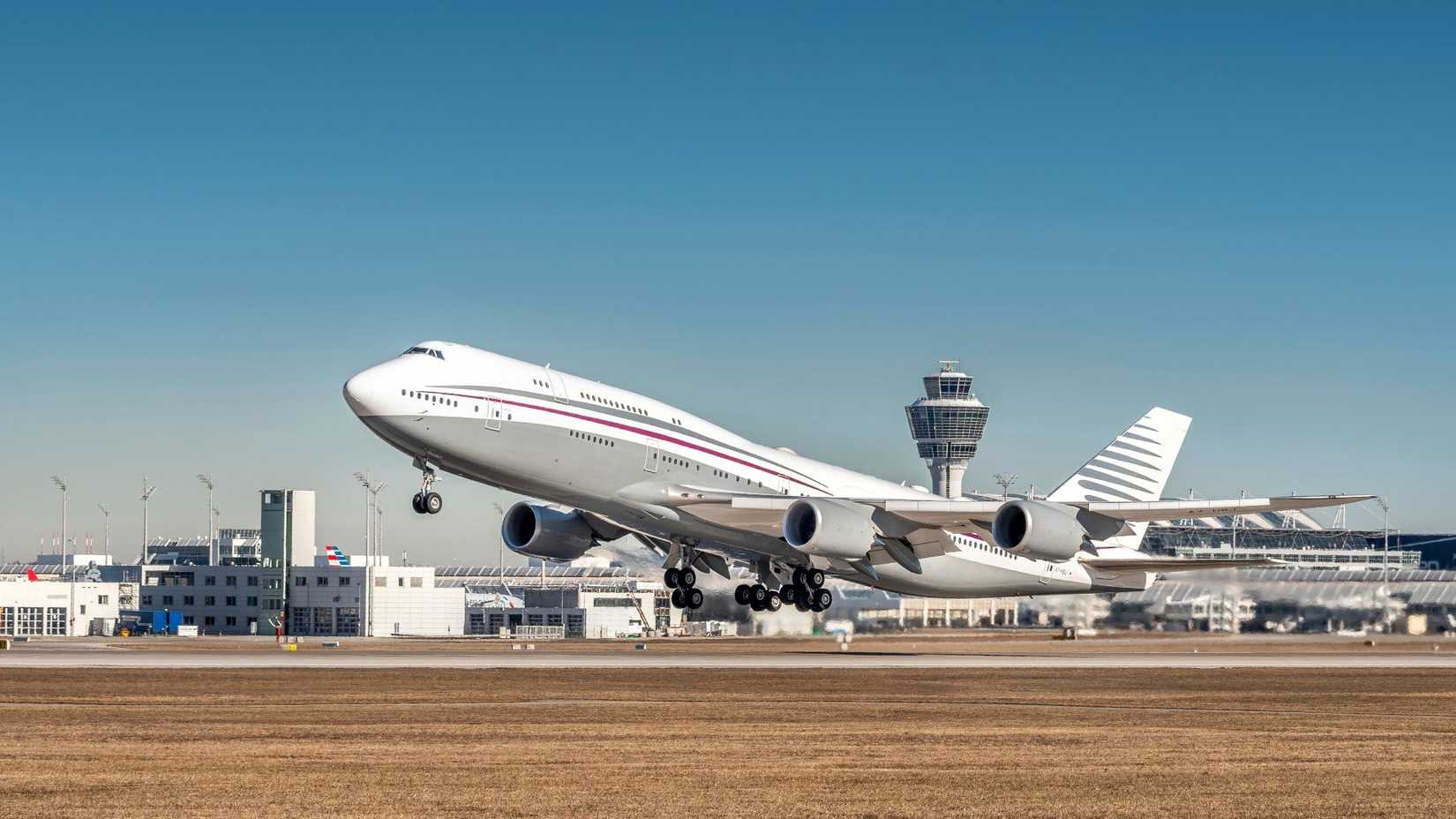Boeing 747-8 BBJ Taking Off