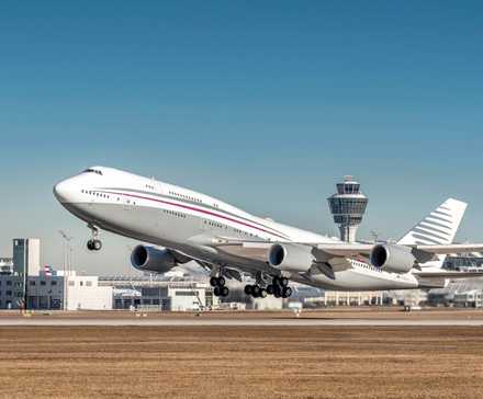 Boeing 747-8 BBJ Taking Off