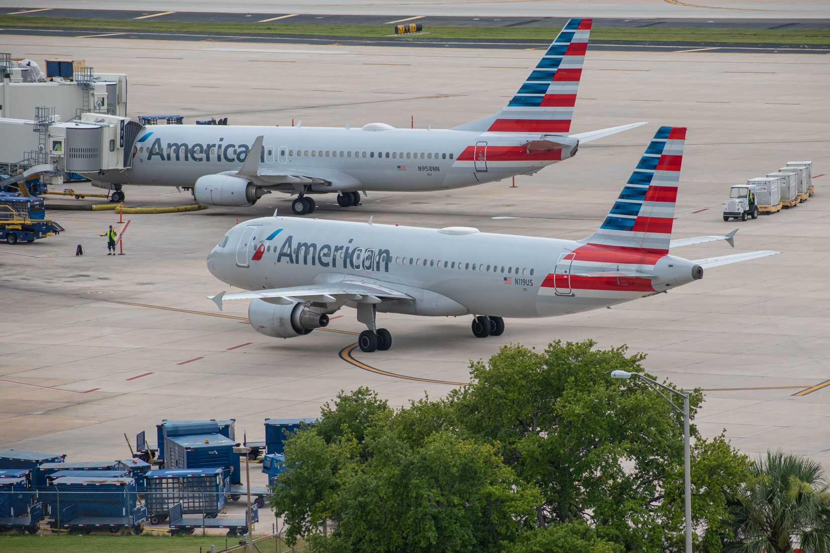 American Airlines Airbus A320 preparing for departure