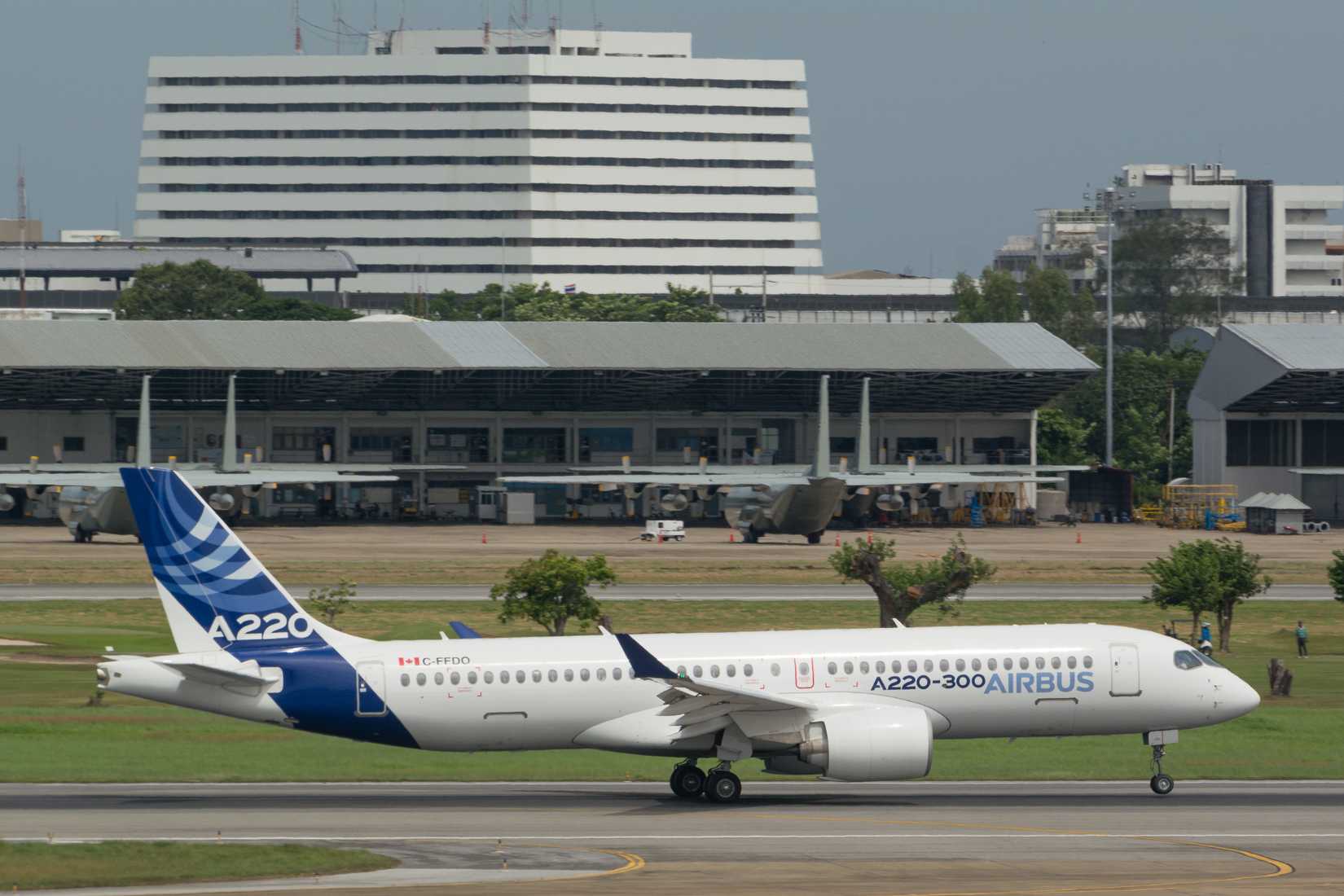 Airbus A220-300 Taking Off