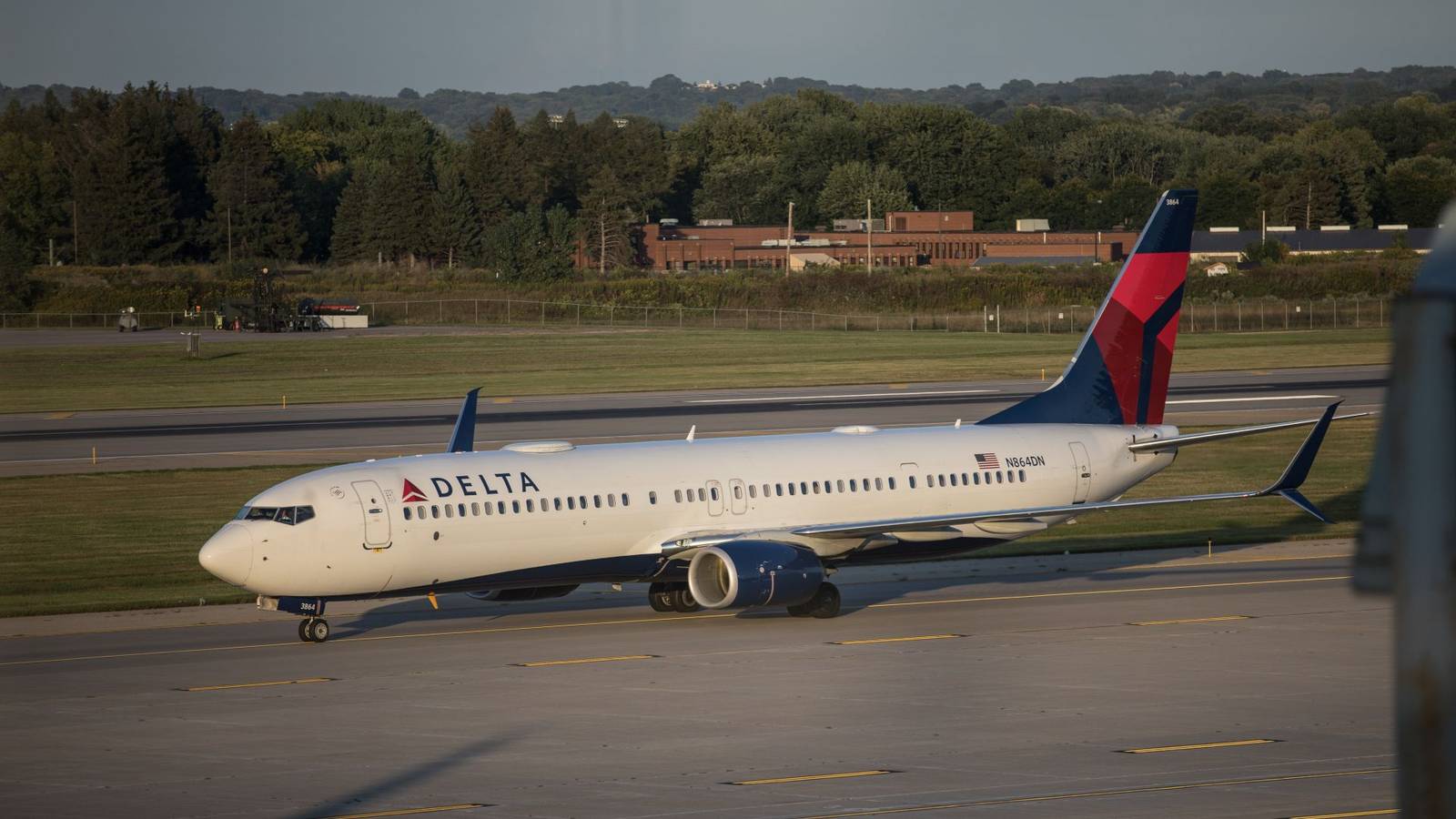 Delta Air Lines Boeing 737-900ER Grounded After Engine Fails During Takeoff From Minneapolis–St. Paul