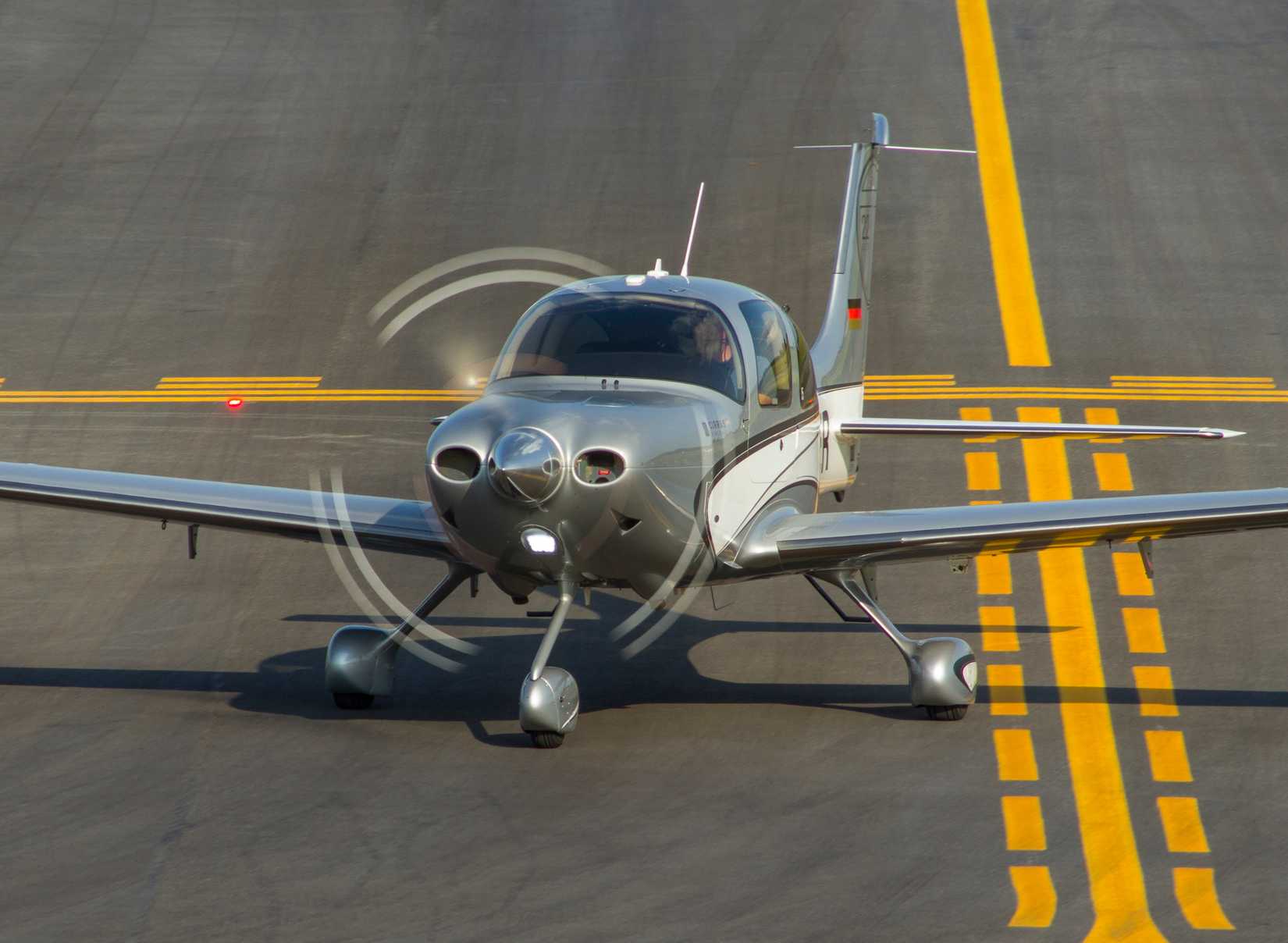 Private single engine plane Cirrus SR22T (D-ETER). The Cirrus SR22 is a single-engine four- or five-seat composite aircraft built from 2001 by Cirrus Aircraft