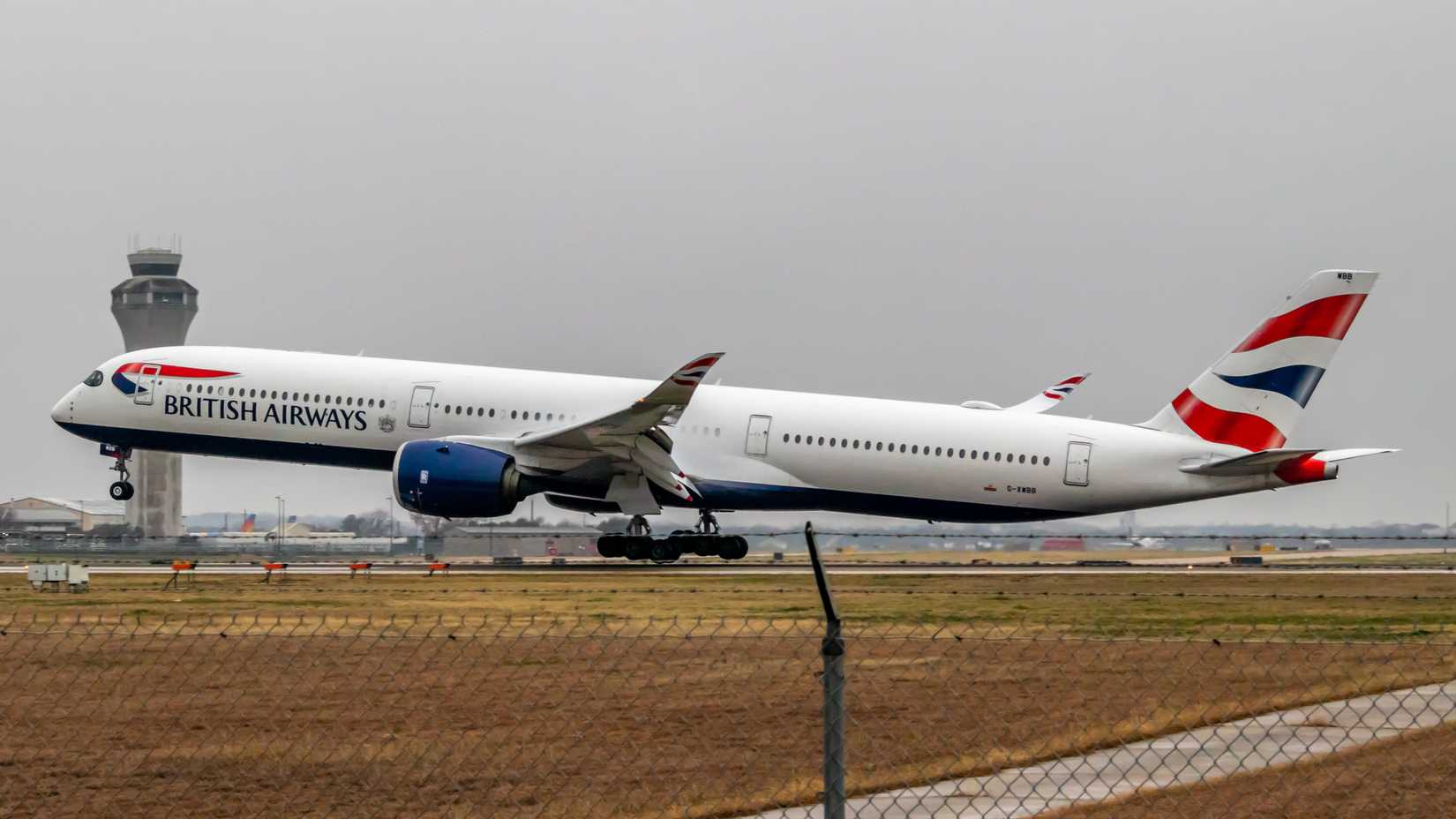 British Airways Airbus A350-1000 Landing
