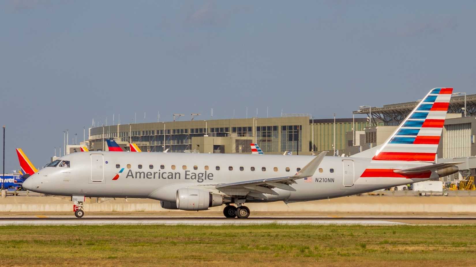 American Eagle E175 In Austin