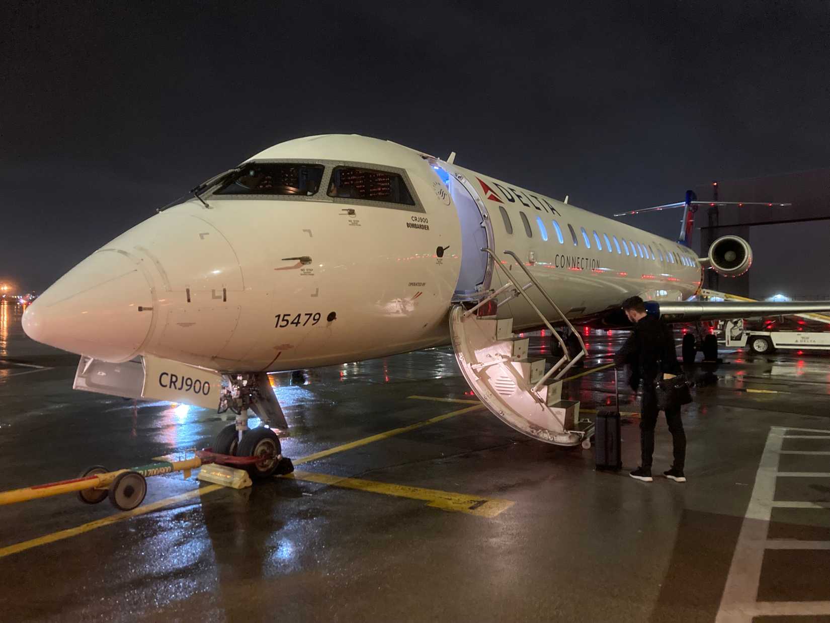 Delta Connection Bombardier CRJ900s Collide At LaGuardia Airport, Leaving 1  Injured