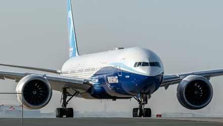 boeing 777x runway