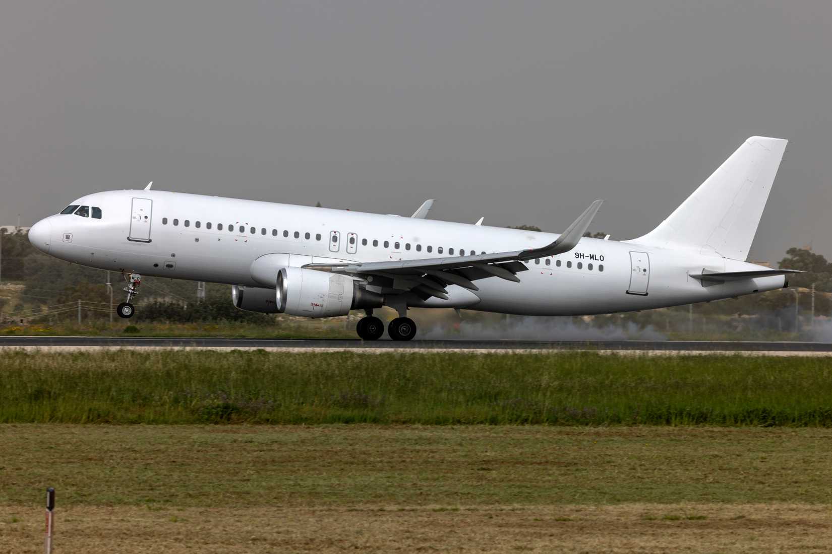  Avion Express Malta Airbus A320-214 (REG: 9H-MLO) operating flight KM395 from Amsterdam for Air Malta.