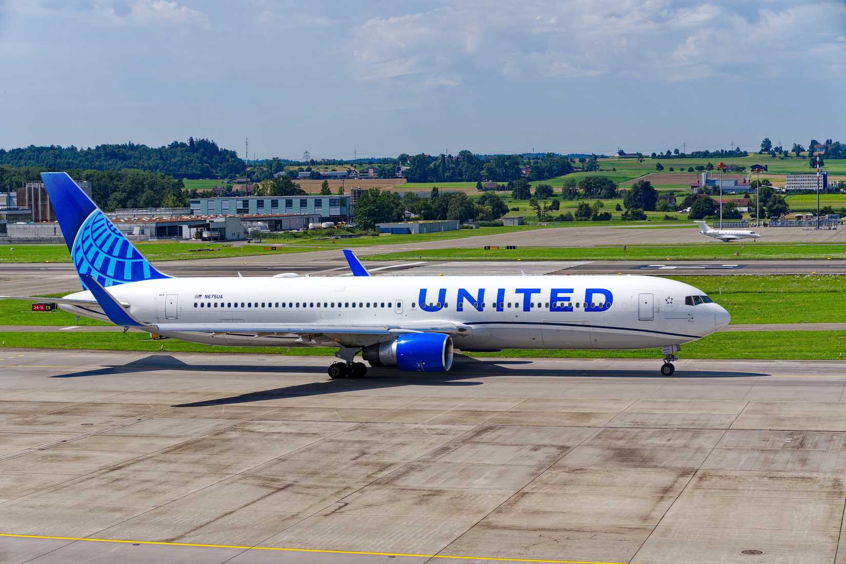 United Airlines Boeing 767 Taxiing In Zurich