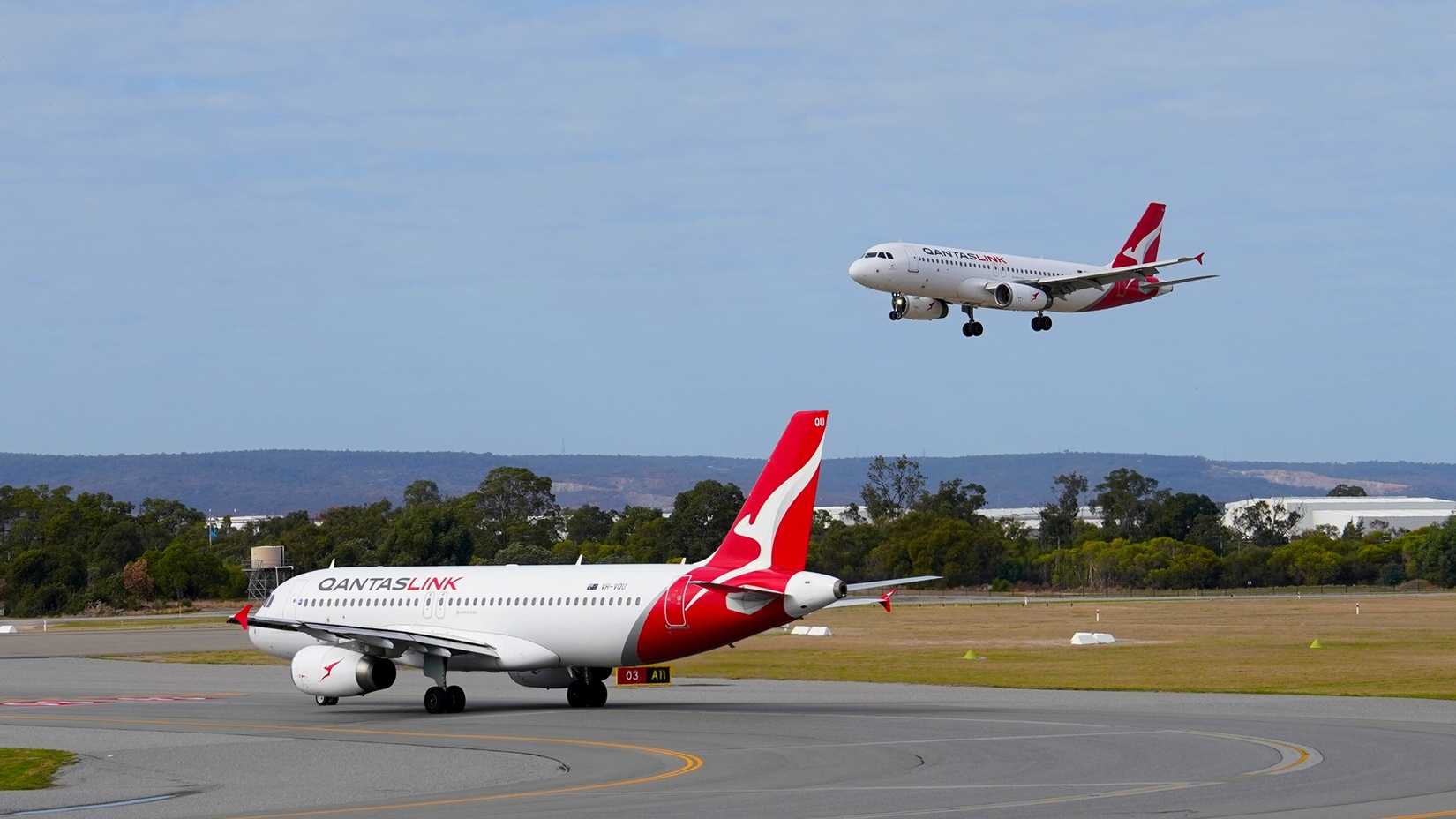 Qantas Link Fokker 100 VH-NHI Lands in Perth, Australia